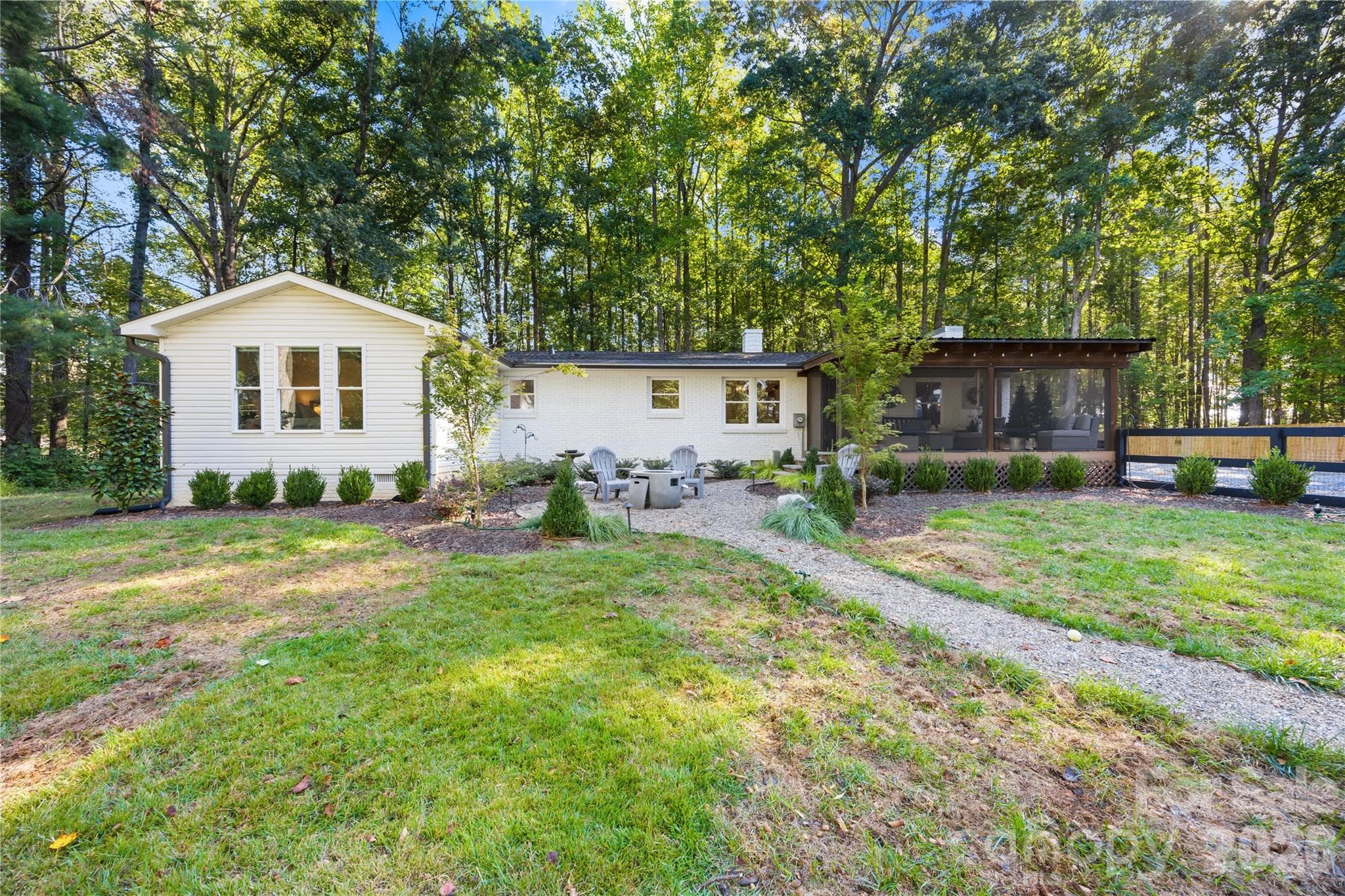Single Family Residence at 13923 Asbury Chapel Road, Huntersville, photo 3 of 46