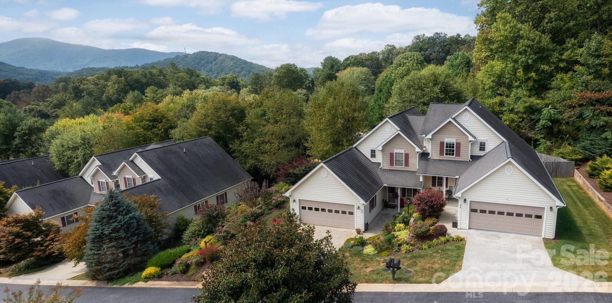 Nestled in the Mountains - 44 Viera Drive, Swannanoa