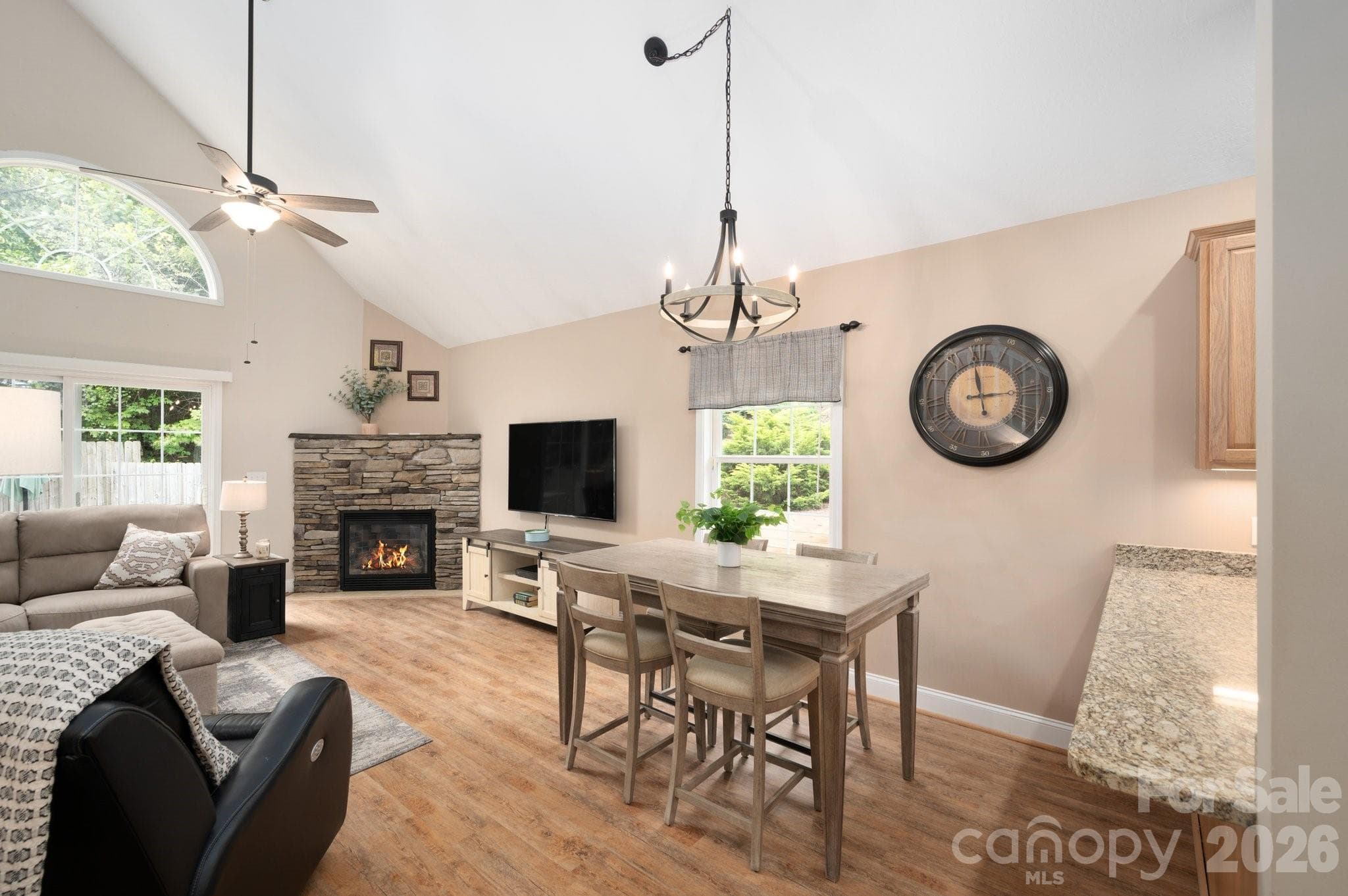 Breakfast Bar and Dining Area - 44 Viera Drive, Swannanoa