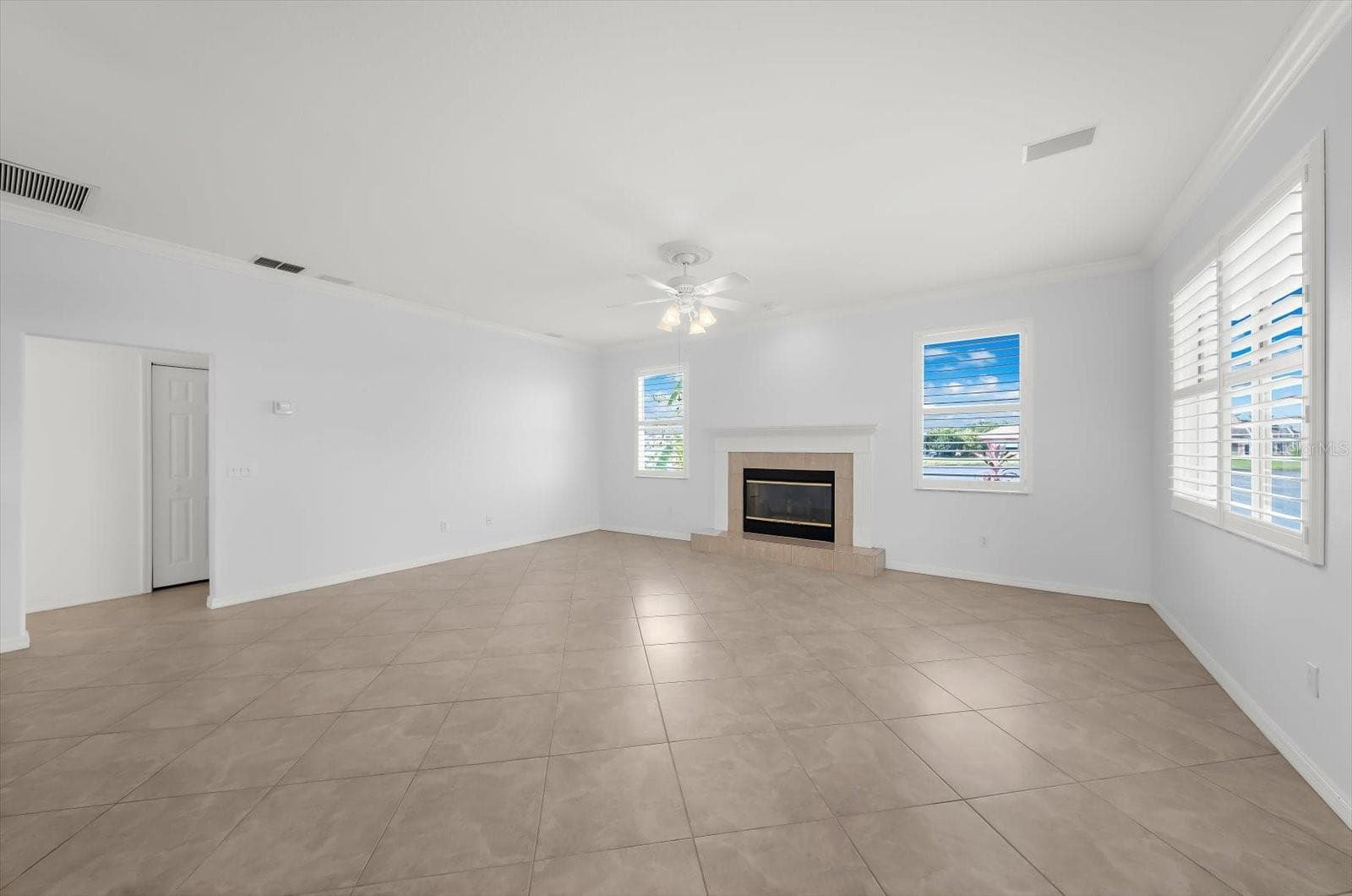 Great room - 3715 72ND AVE. CIR E, SARASOTA