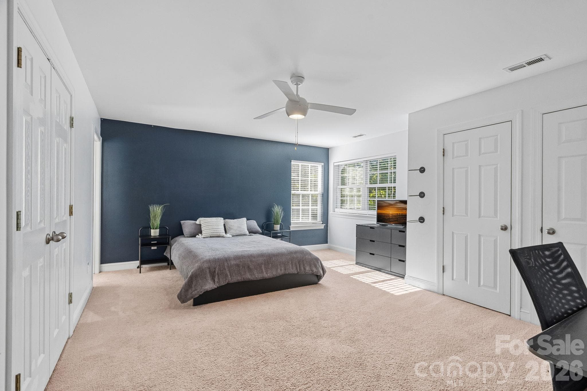 3rd upstairs bedroom with ensuite bathroom - 148 Sunrise Circle, Mooresville