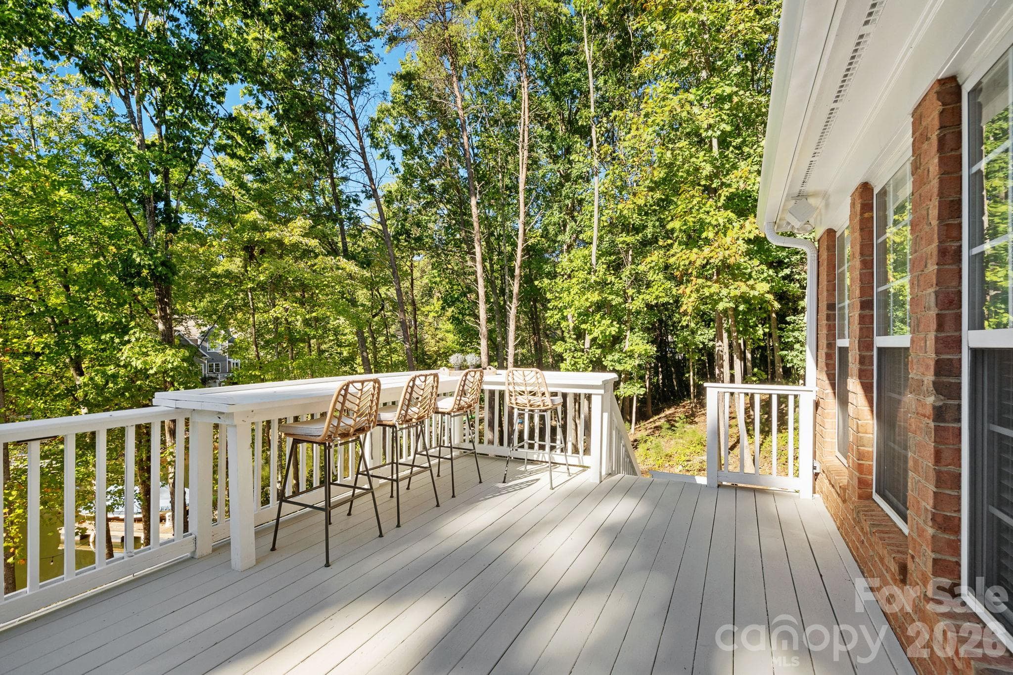 Upstairs patio off the living room and breakfast area - 148 Sunrise Circle, Mooresville