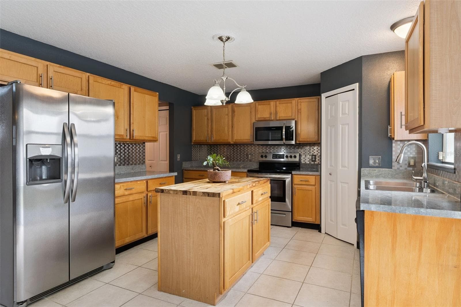 Single Family Residence at 921 WESTCLIFFE DR, WINTER GARDEN, photo 12 of 30