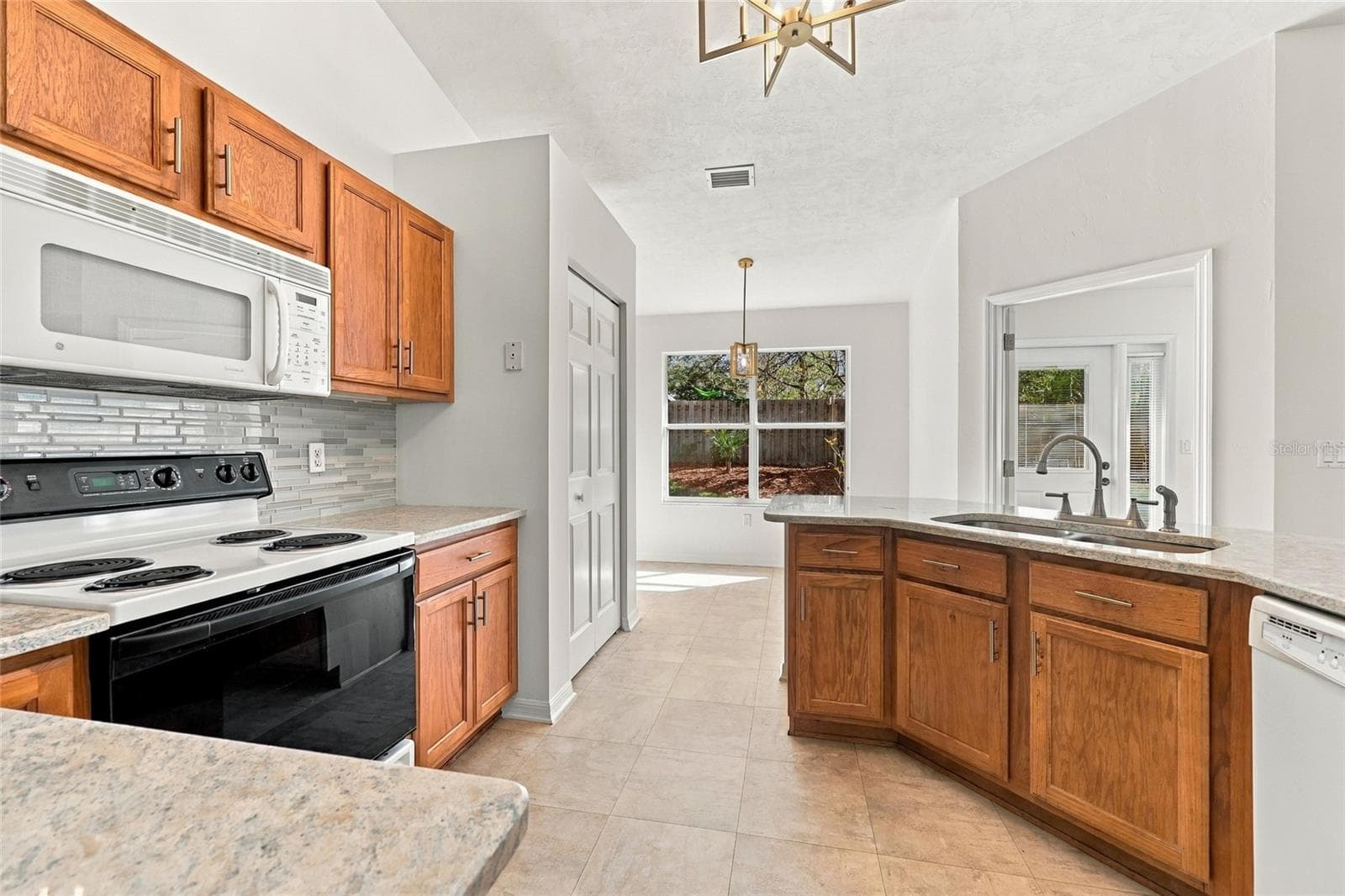 Single Family Residence at 1055 NW 89TH DR, GAINESVILLE, photo 15 of 32
