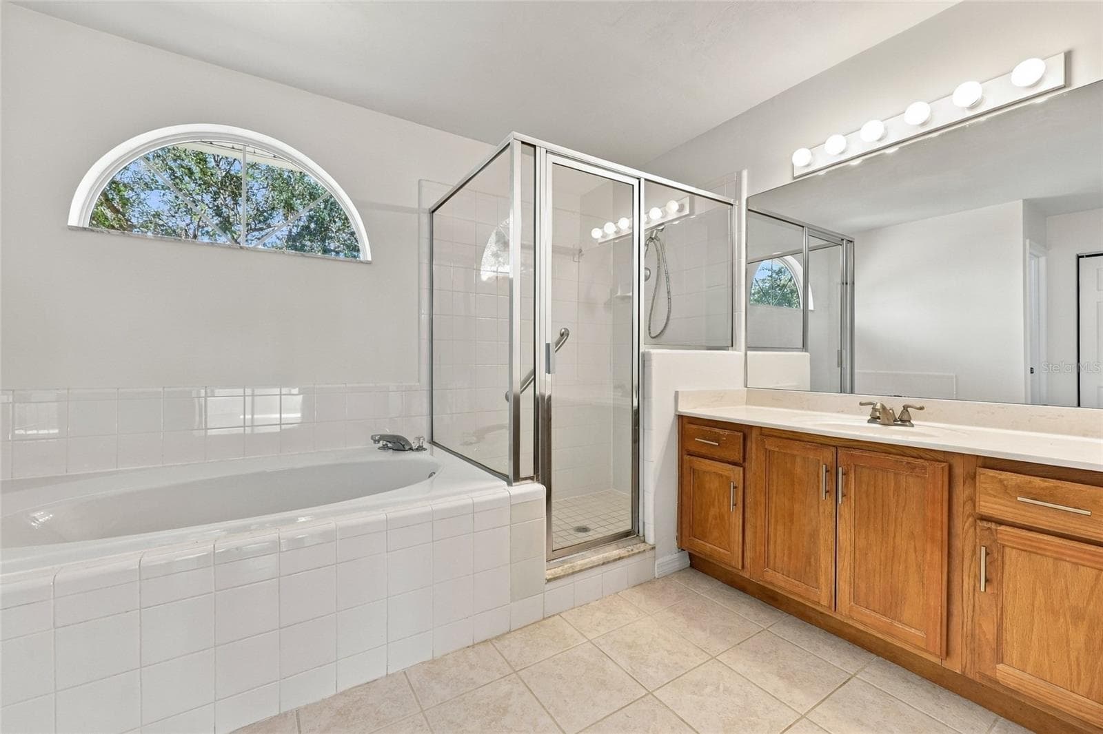 Primary Bath - 1055 NW 89TH DR, GAINESVILLE