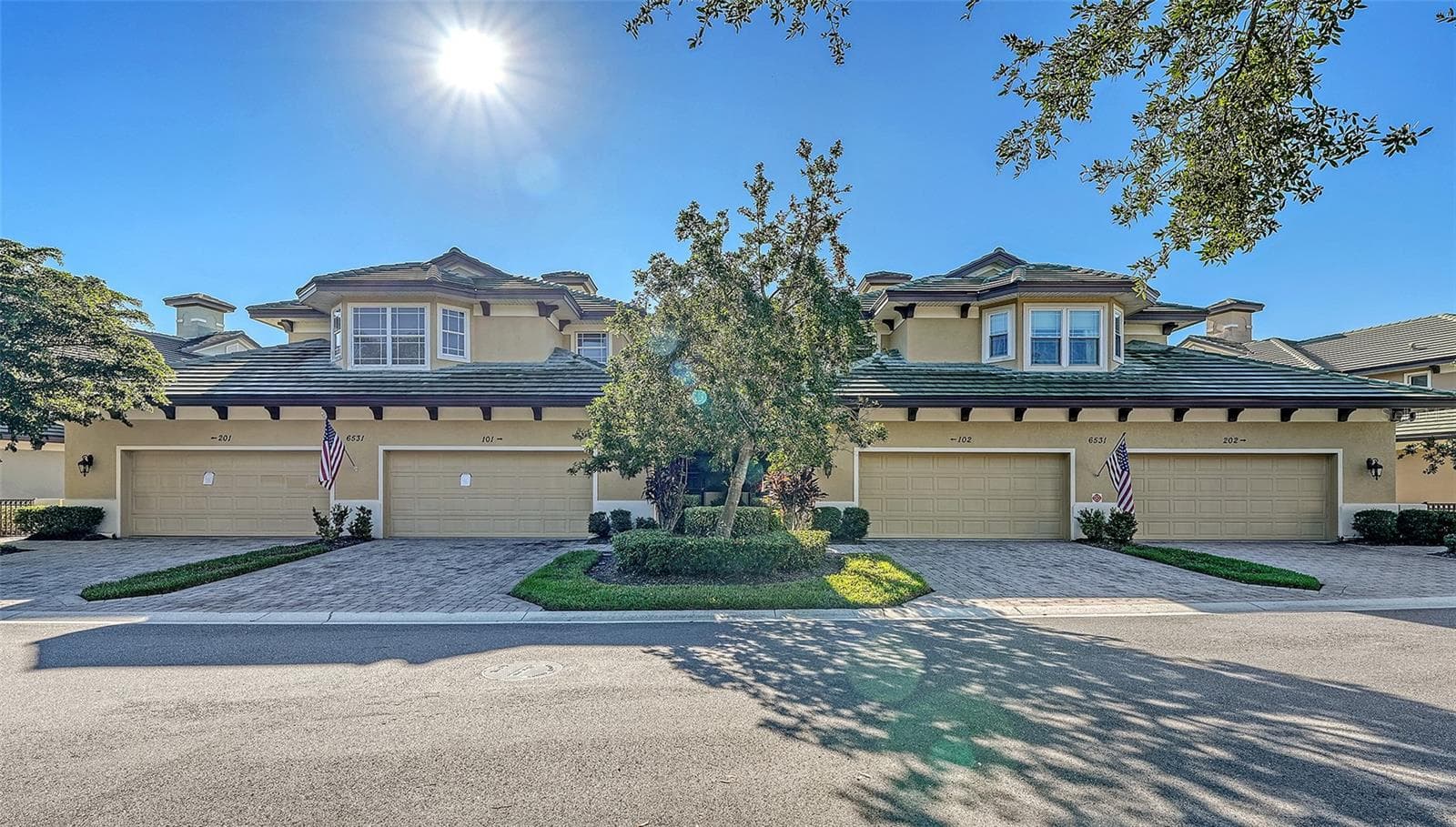This meticulously maintained 1st floor condo is ideally positioned on one of the most desirable homesites. - 6531 MOORINGS POINT CIR #102, LAKEWOOD RANCH