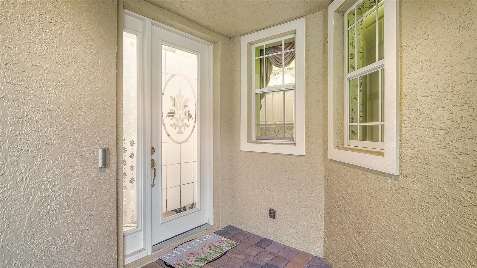 This condo is equipped with HURRICANE IMPACT WINDOWS and DOORS! - 6531 MOORINGS POINT CIR #102, LAKEWOOD RANCH