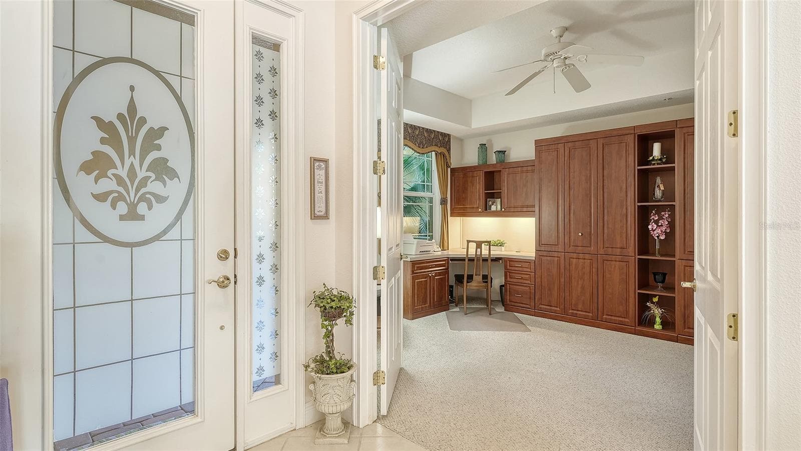 Front entry to foyer - 6531 MOORINGS POINT CIR #102, LAKEWOOD RANCH