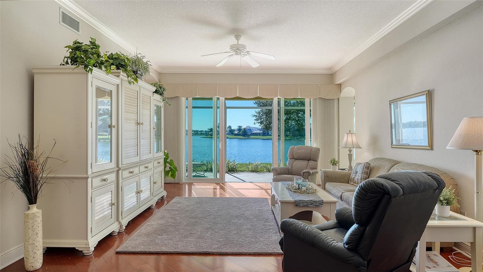 Spacious Great room with fabulous views of the lake - 6531 MOORINGS POINT CIR #102, LAKEWOOD RANCH