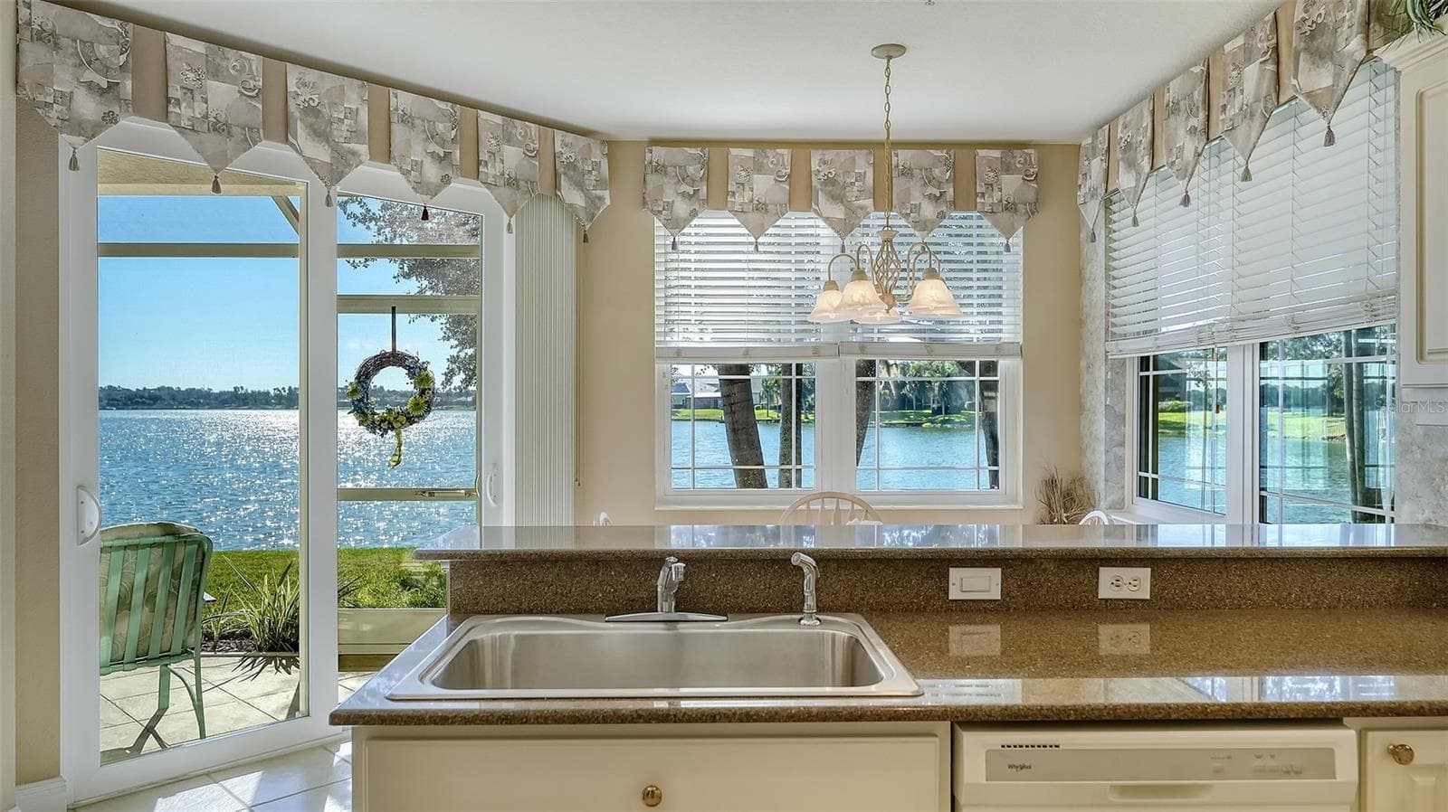 Tons of natural light in this unit - 6531 MOORINGS POINT CIR #102, LAKEWOOD RANCH