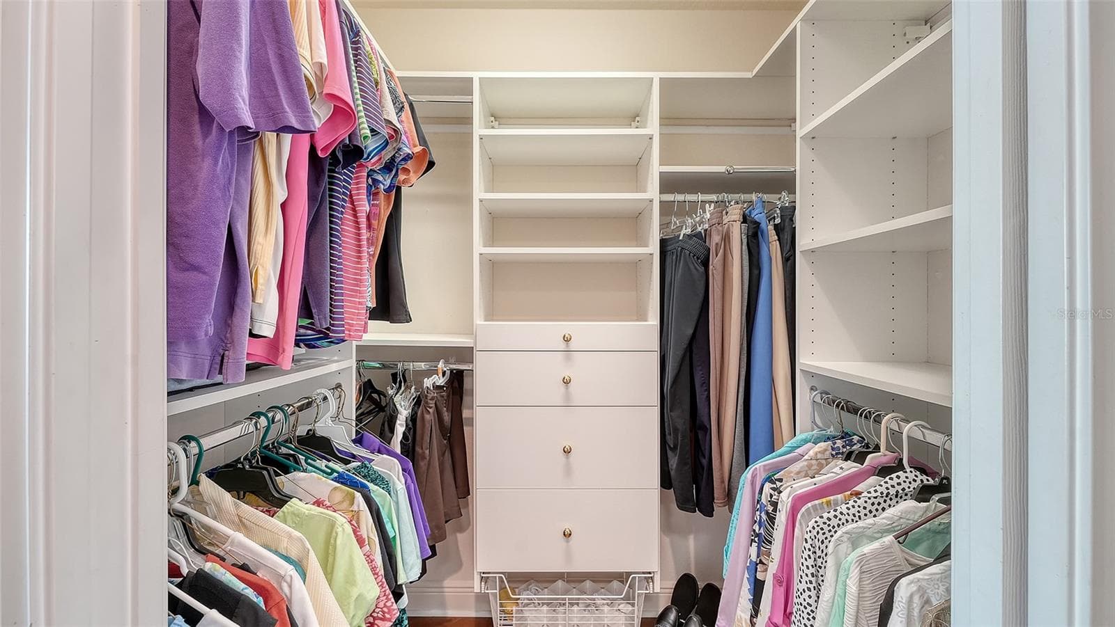 Roomy walk in master closet - 6531 MOORINGS POINT CIR #102, LAKEWOOD RANCH