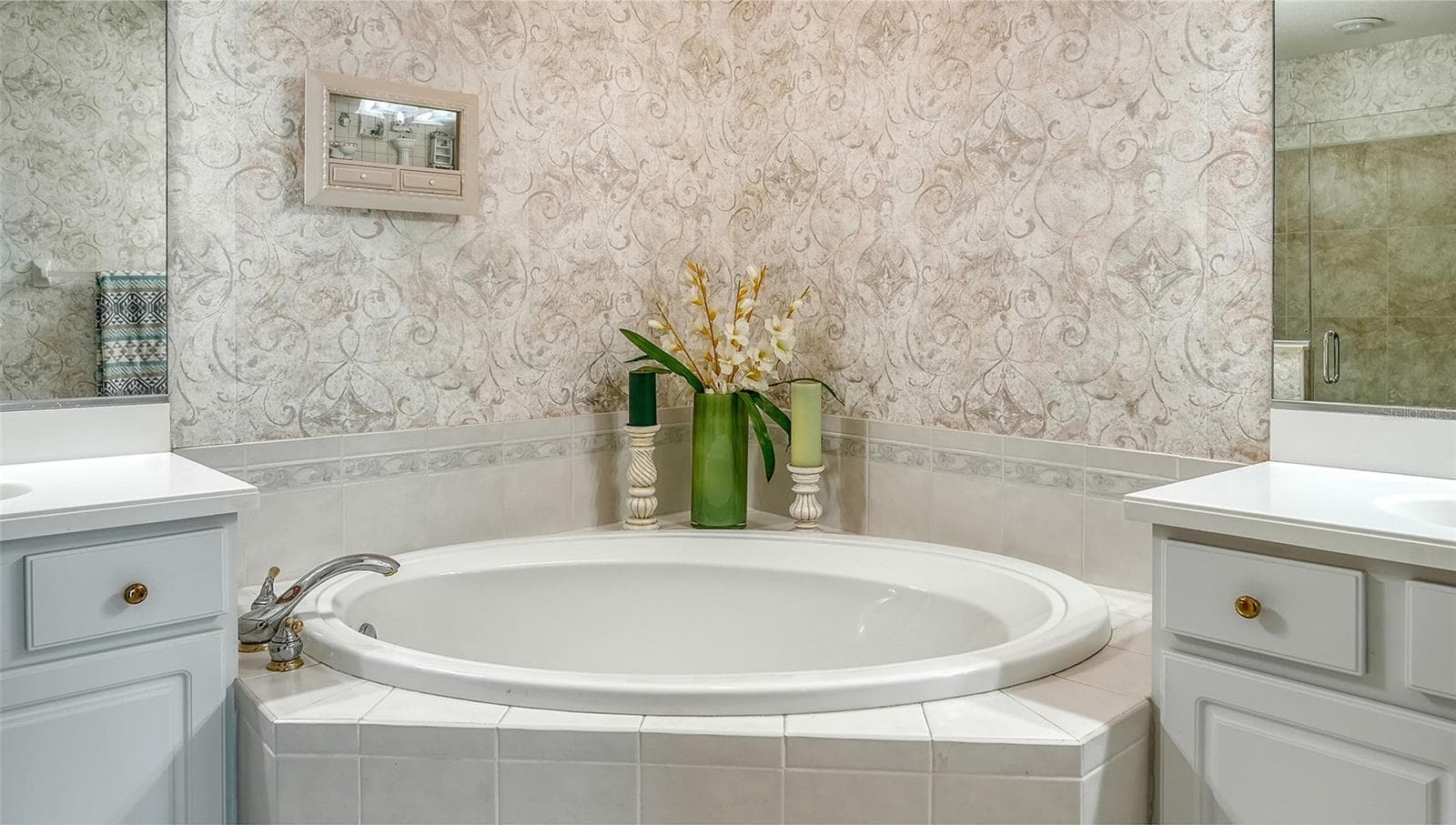 Soaking tub - 6531 MOORINGS POINT CIR #102, LAKEWOOD RANCH