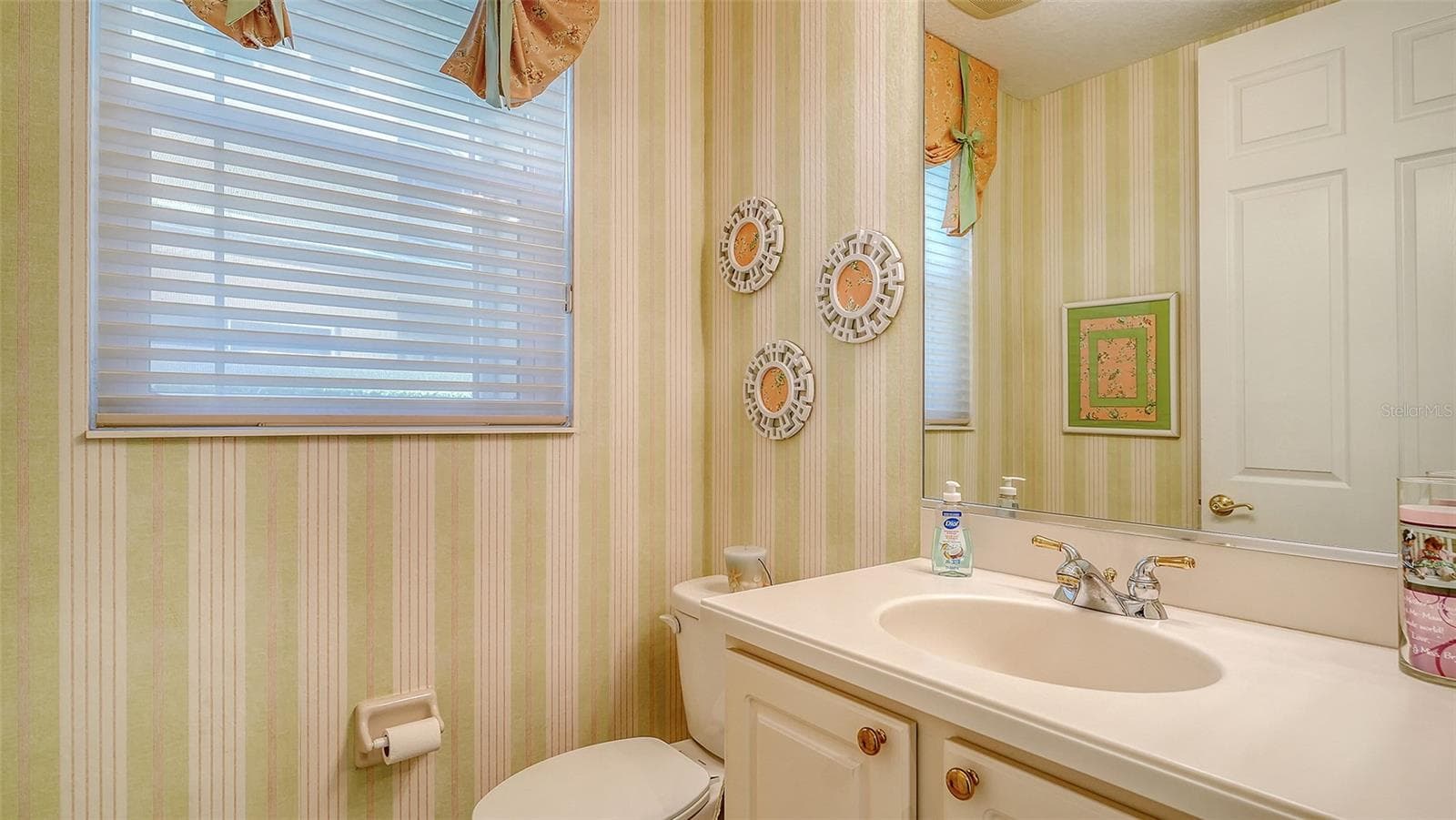 Powder bath - 6531 MOORINGS POINT CIR #102, LAKEWOOD RANCH