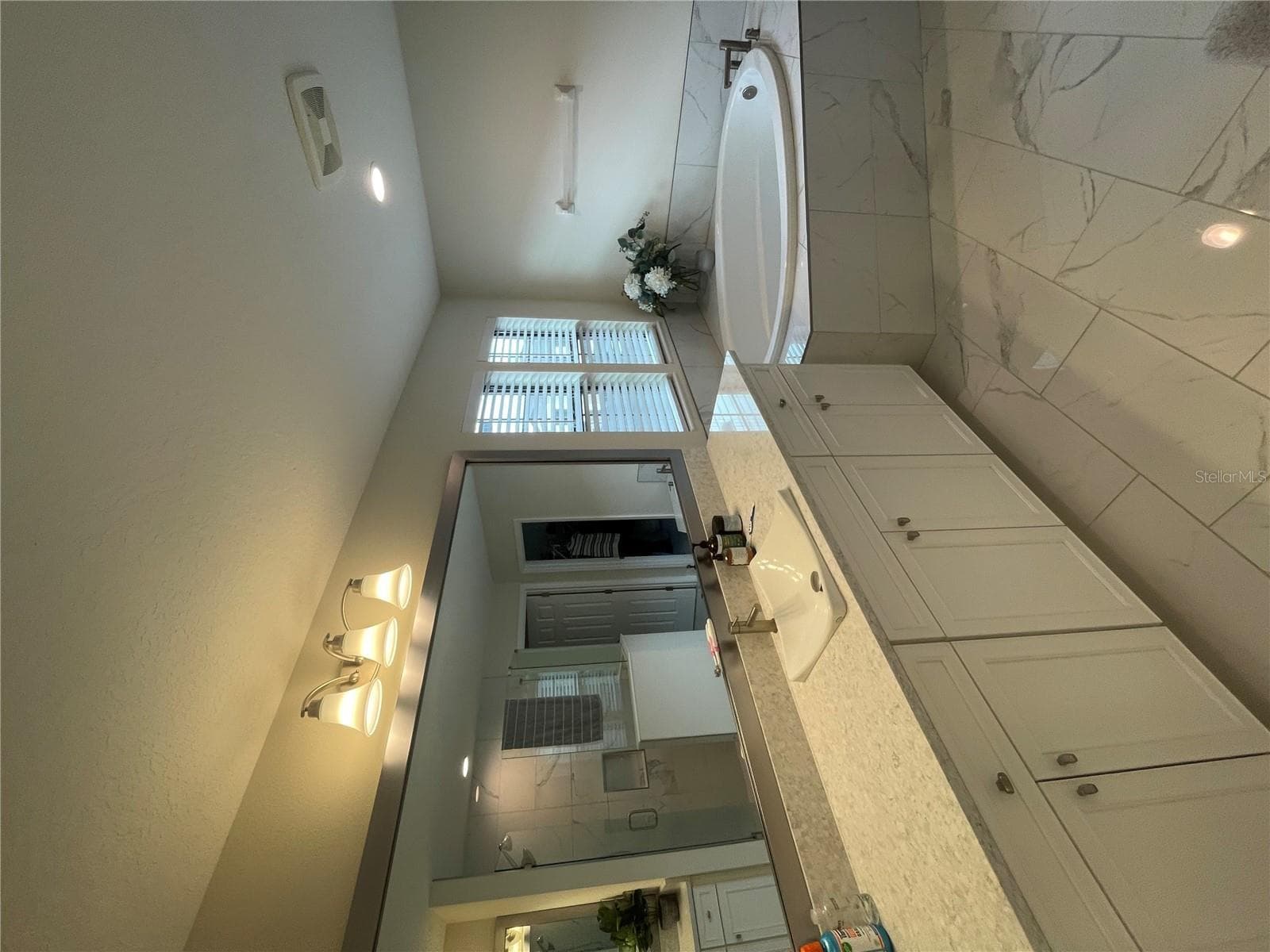 Master Bathroom - 14529 WOODLAND SPUR DR, LITHIA