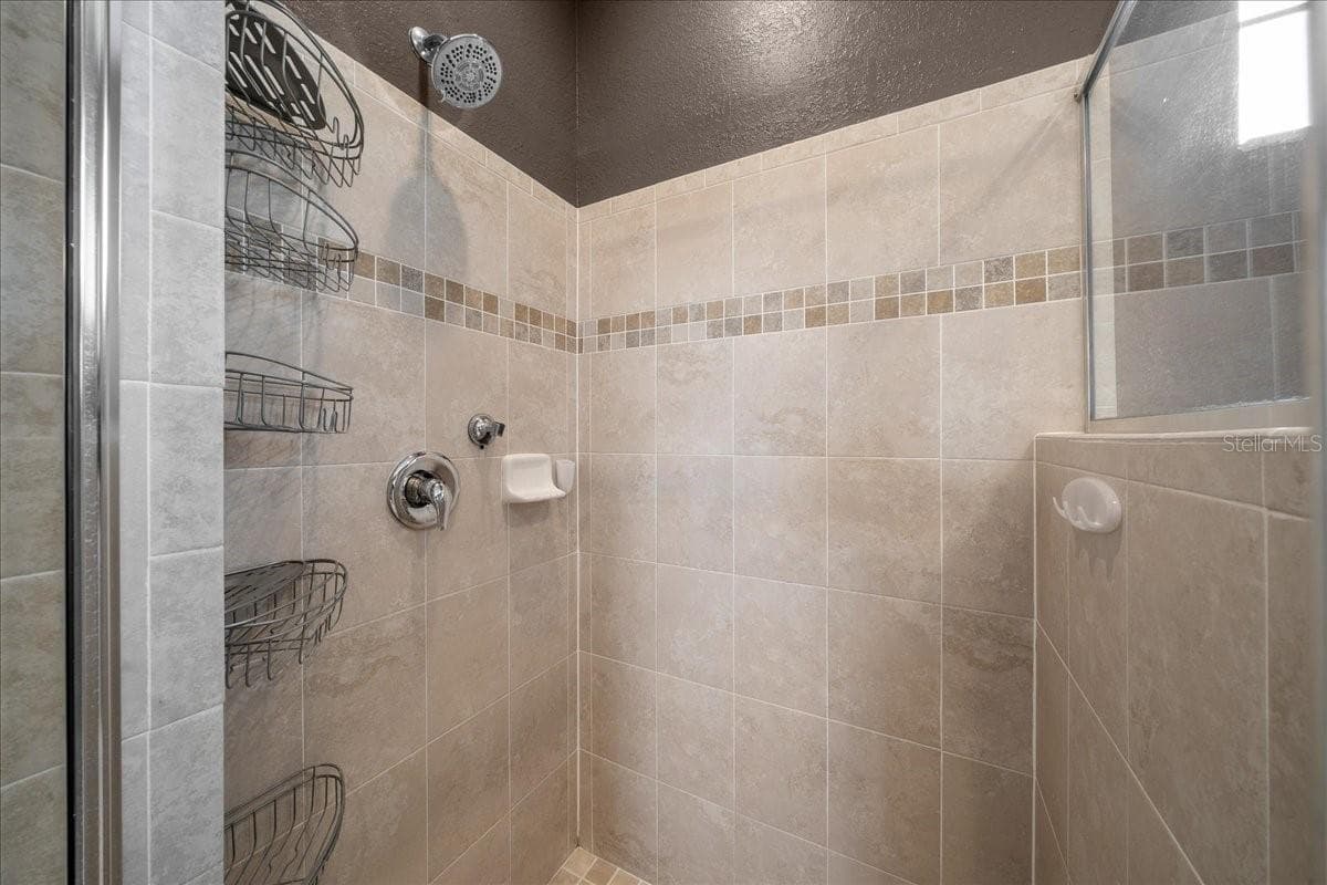 Primary bath - 5044 SW 104TH LOOP, OCALA