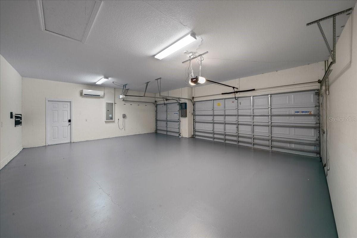Garage - 5044 SW 104TH LOOP, OCALA
