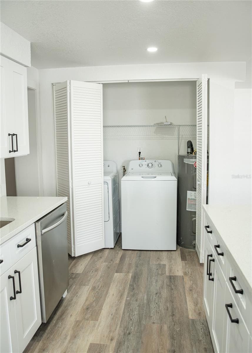 Single Family Residence at 3414 CARIOCA CT, TAMPA, photo 11 of 41