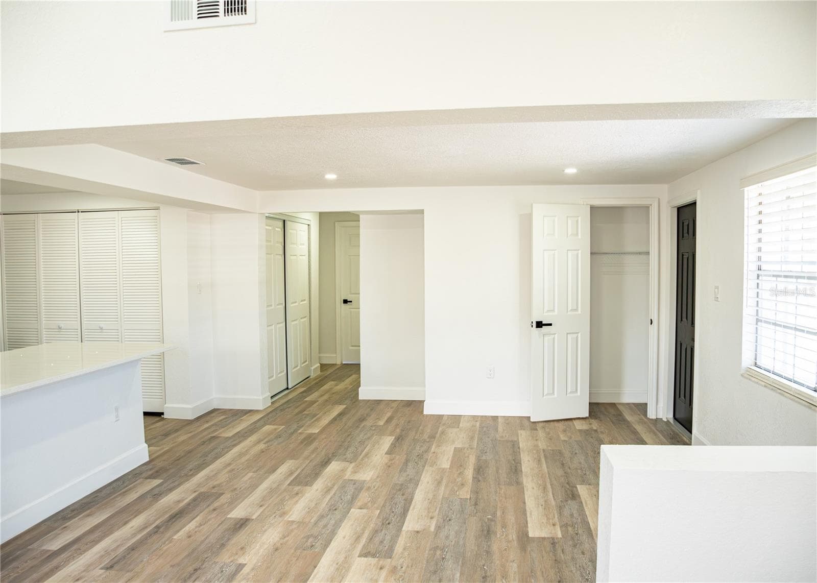 Single Family Residence at 3414 CARIOCA CT, TAMPA, photo 13 of 41