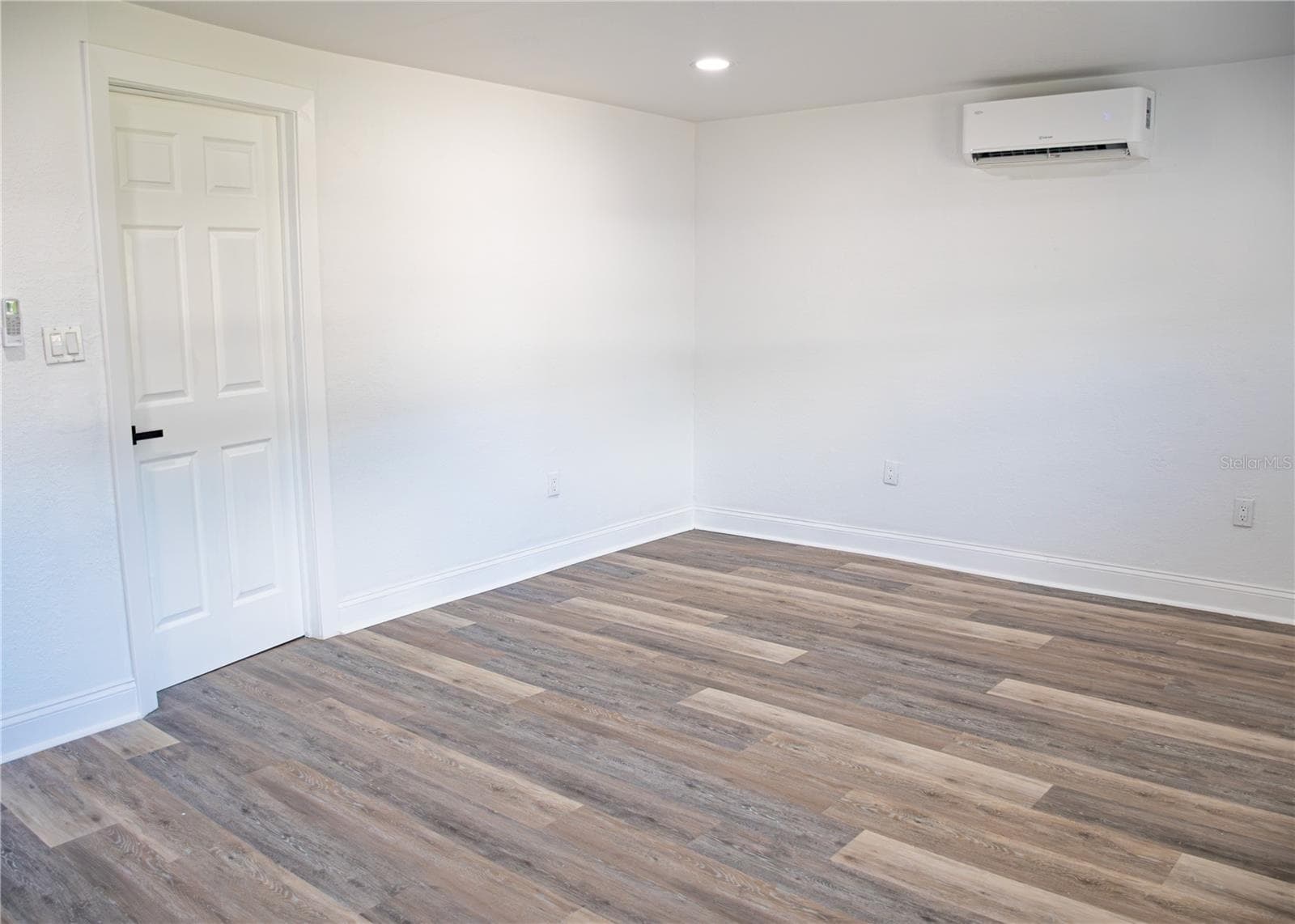 Single Family Residence at 3414 CARIOCA CT, TAMPA, photo 33 of 41