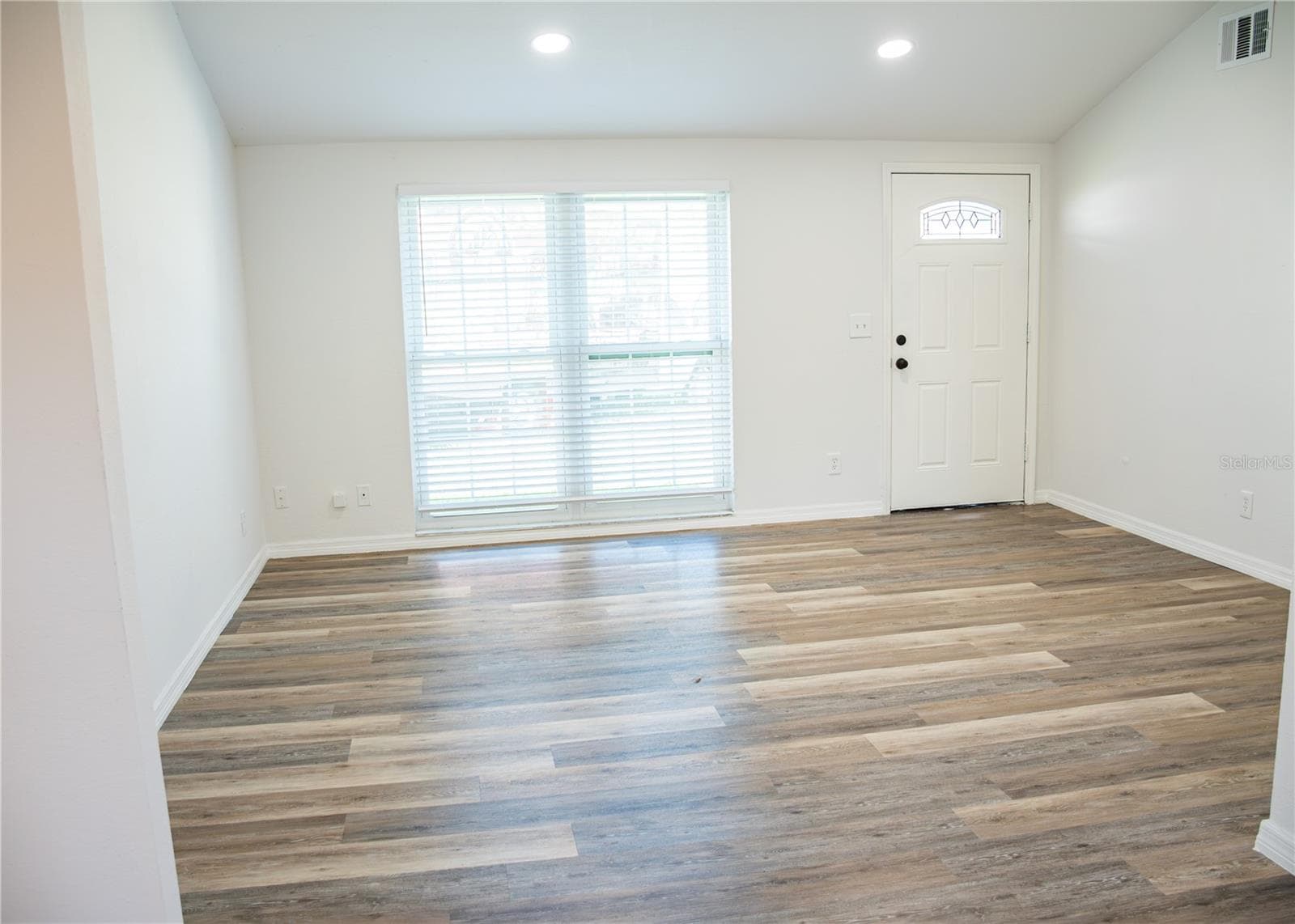 Single Family Residence at 10102 MISSY CT, TAMPA, photo 3 of 33
