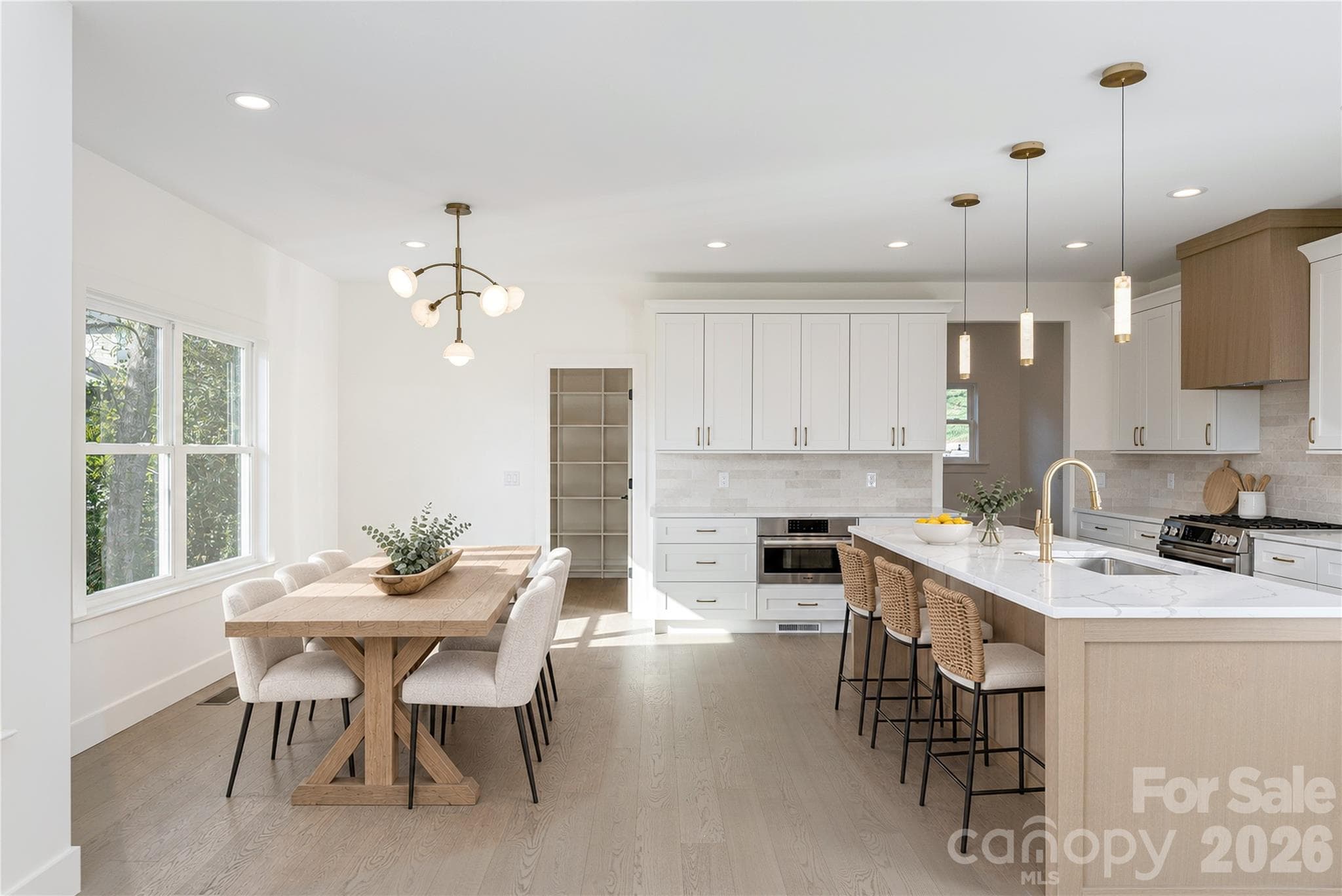 Dining area - 159 Meadow Breeze Road, Arden