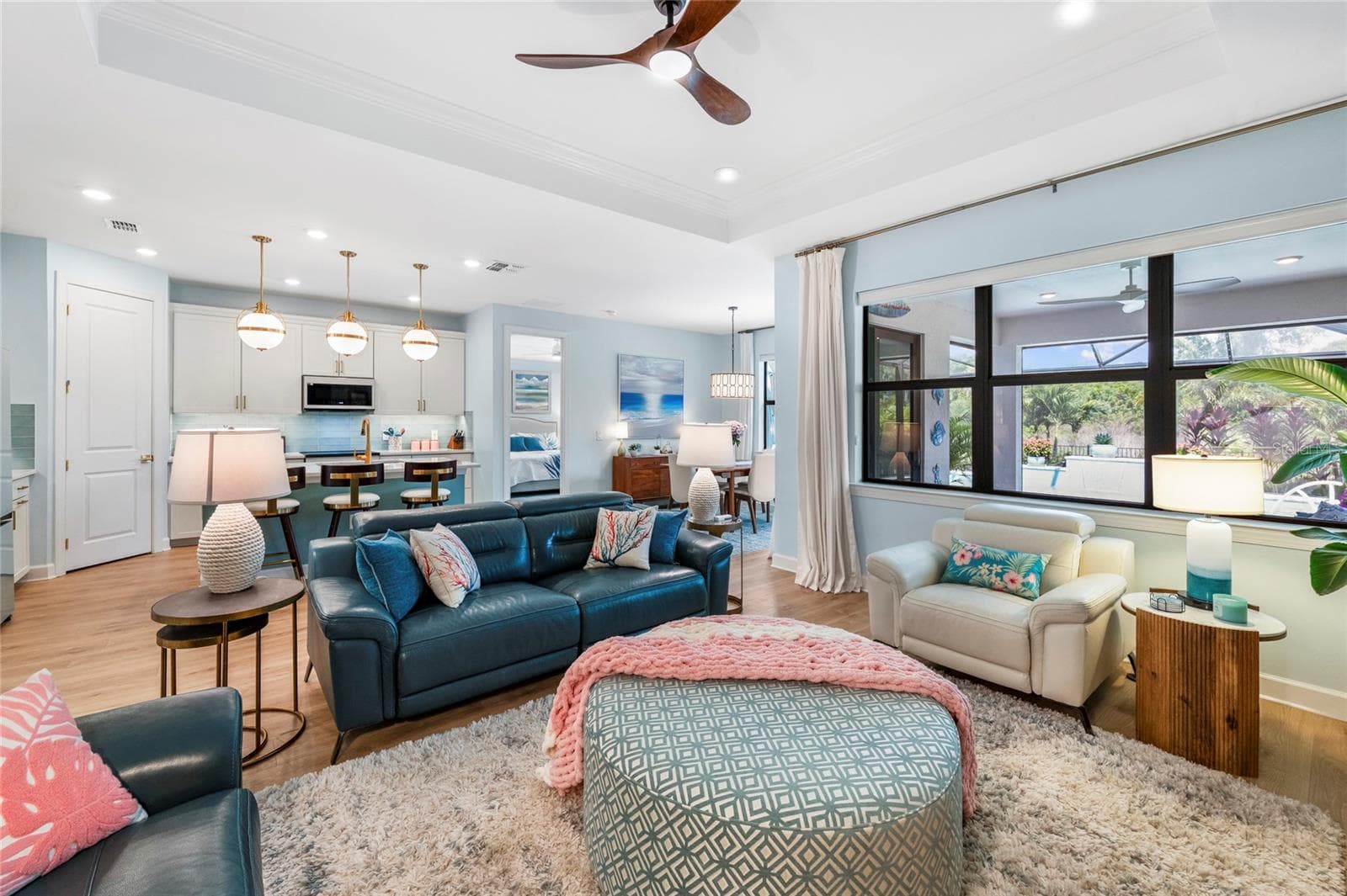 Open Plan Layout with beautiful views of the Pool! - 5437 SILVERSIDE PINE CT, LAKEWOOD RANCH