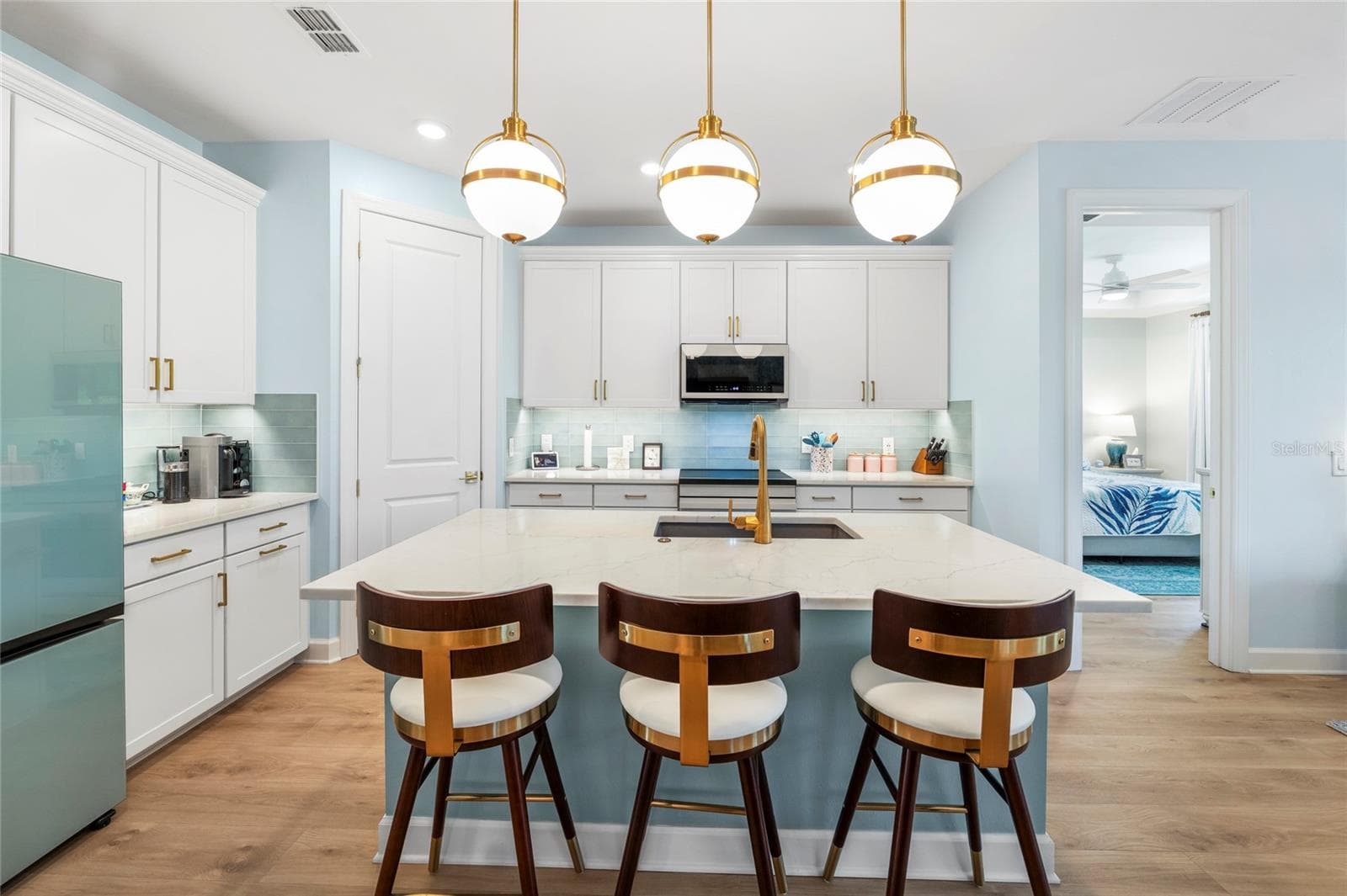 Elegant Bar Seating - 5437 SILVERSIDE PINE CT, LAKEWOOD RANCH