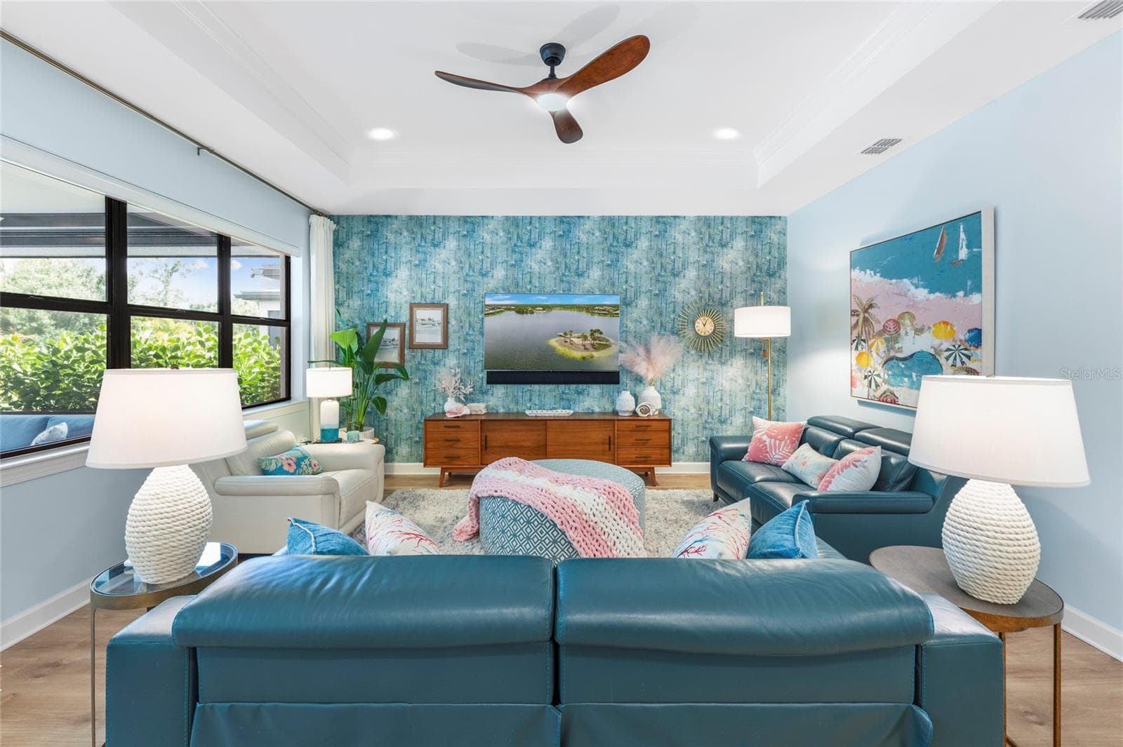 Cool Calm Oasis with Furniture Negotiable! - 5437 SILVERSIDE PINE CT, LAKEWOOD RANCH