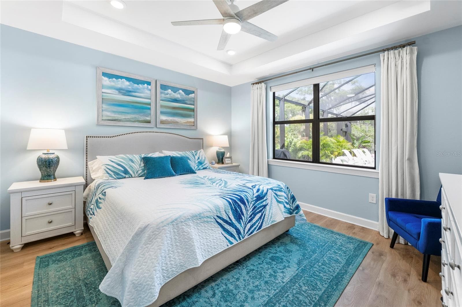 Primary Suite with views of the POOL! - 5437 SILVERSIDE PINE CT, LAKEWOOD RANCH