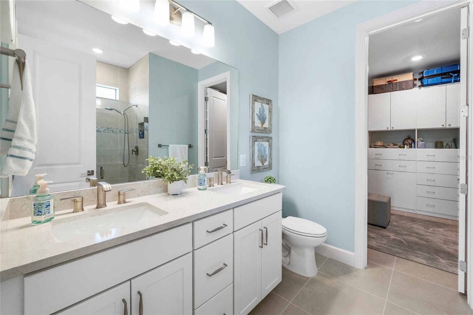 Primary ensuite Bath with Dual Vanaties - 5437 SILVERSIDE PINE CT, LAKEWOOD RANCH