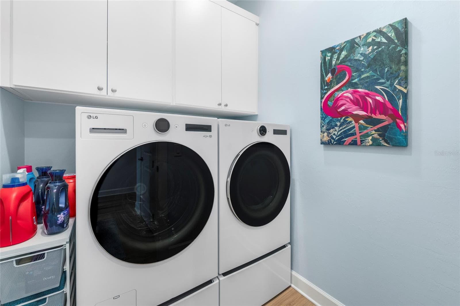 Newer LG Washer and Dryer on Risers! - 5437 SILVERSIDE PINE CT, LAKEWOOD RANCH