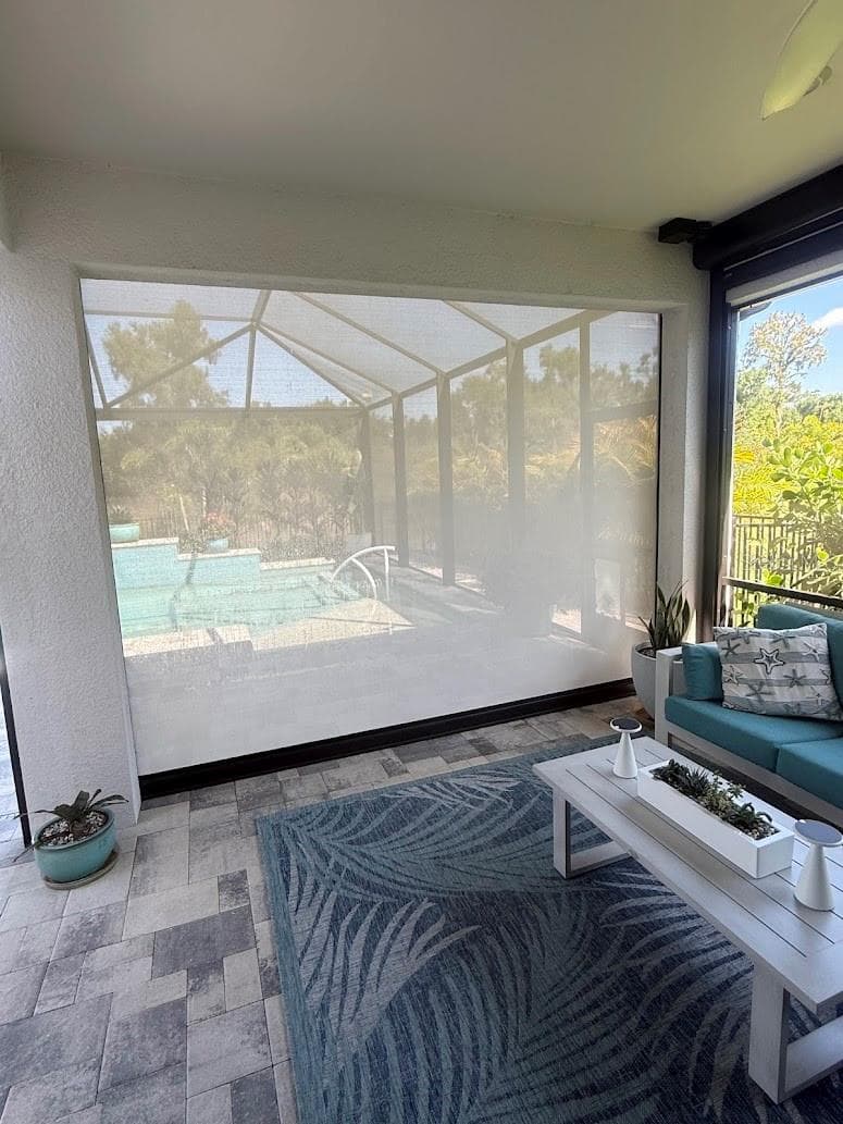 Electric Remote Hurricane Screens to store your patio furniture! - 5437 SILVERSIDE PINE CT, LAKEWOOD RANCH