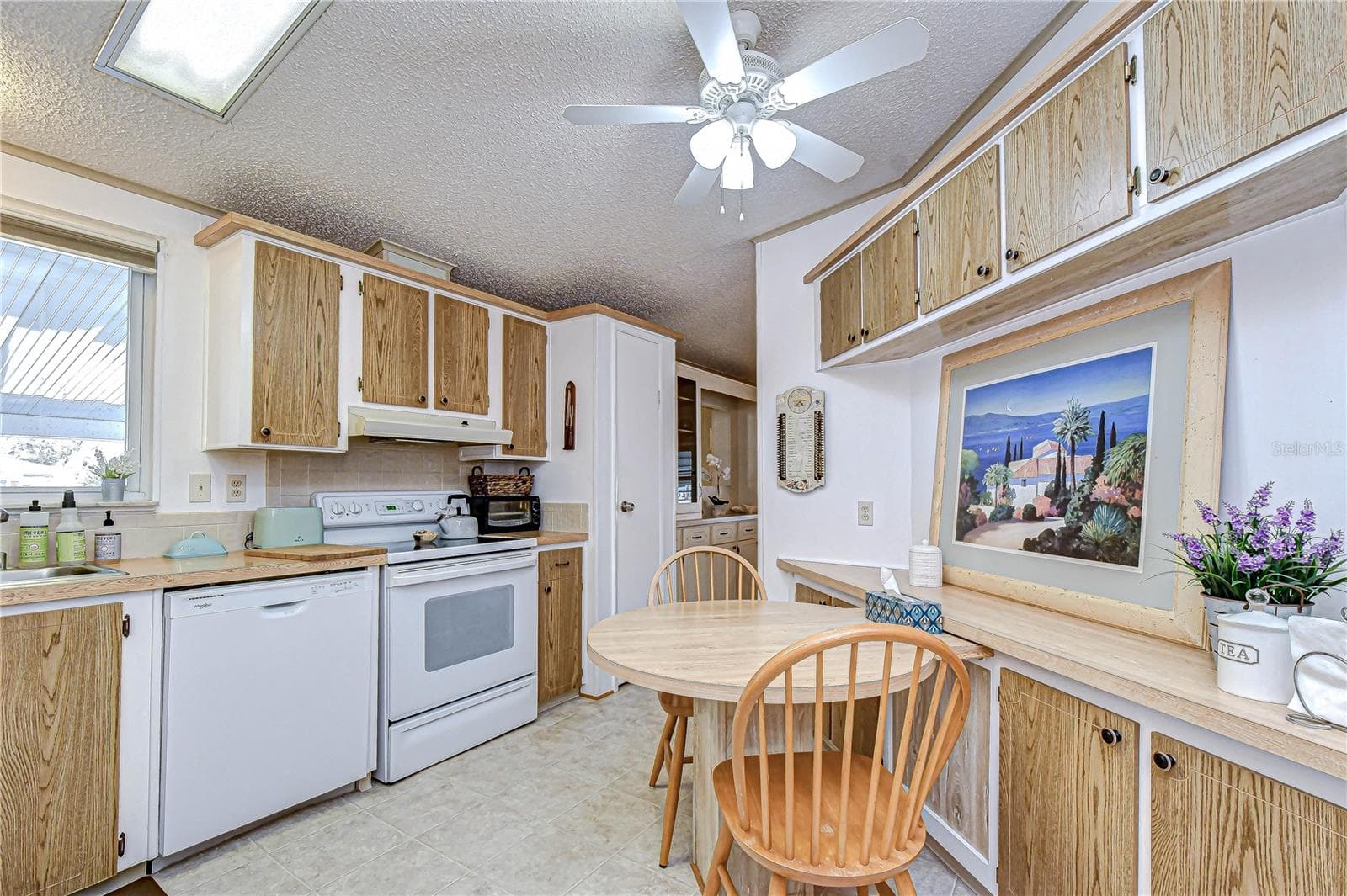 Manufactured Home at 4843 BLANCO DR, ZEPHYRHILLS, photo 13 of 45