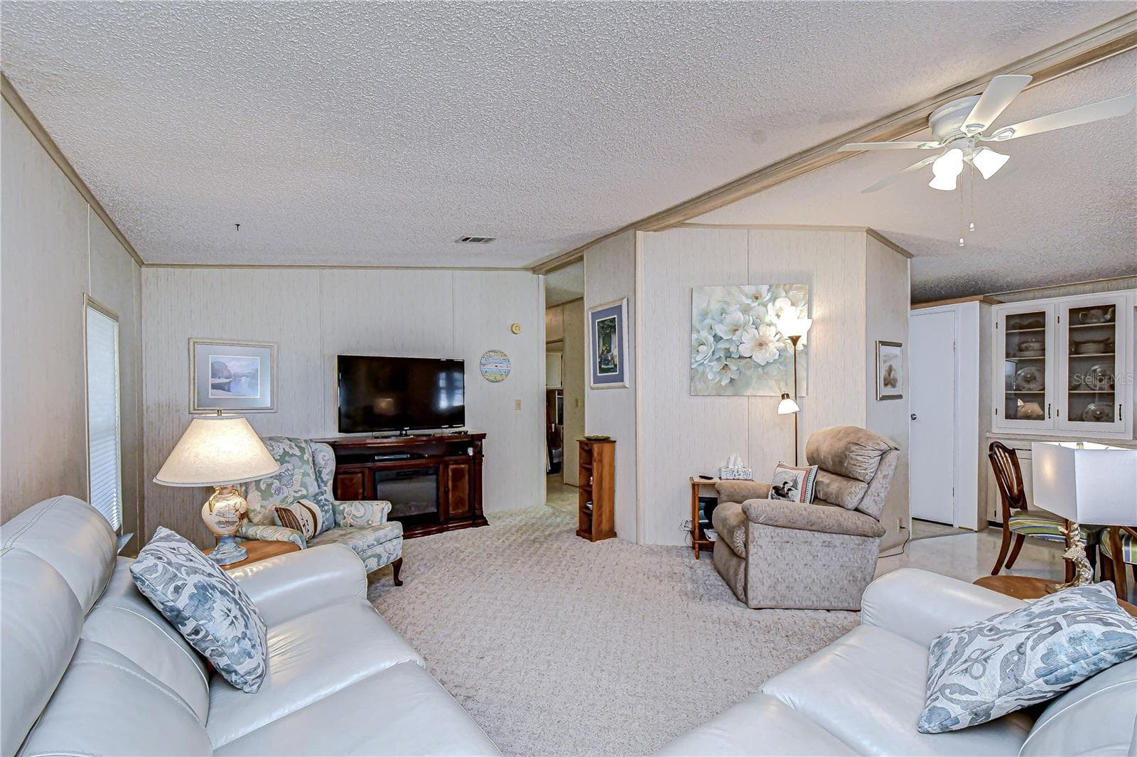 Manufactured Home at 4843 BLANCO DR, ZEPHYRHILLS, photo 23 of 45