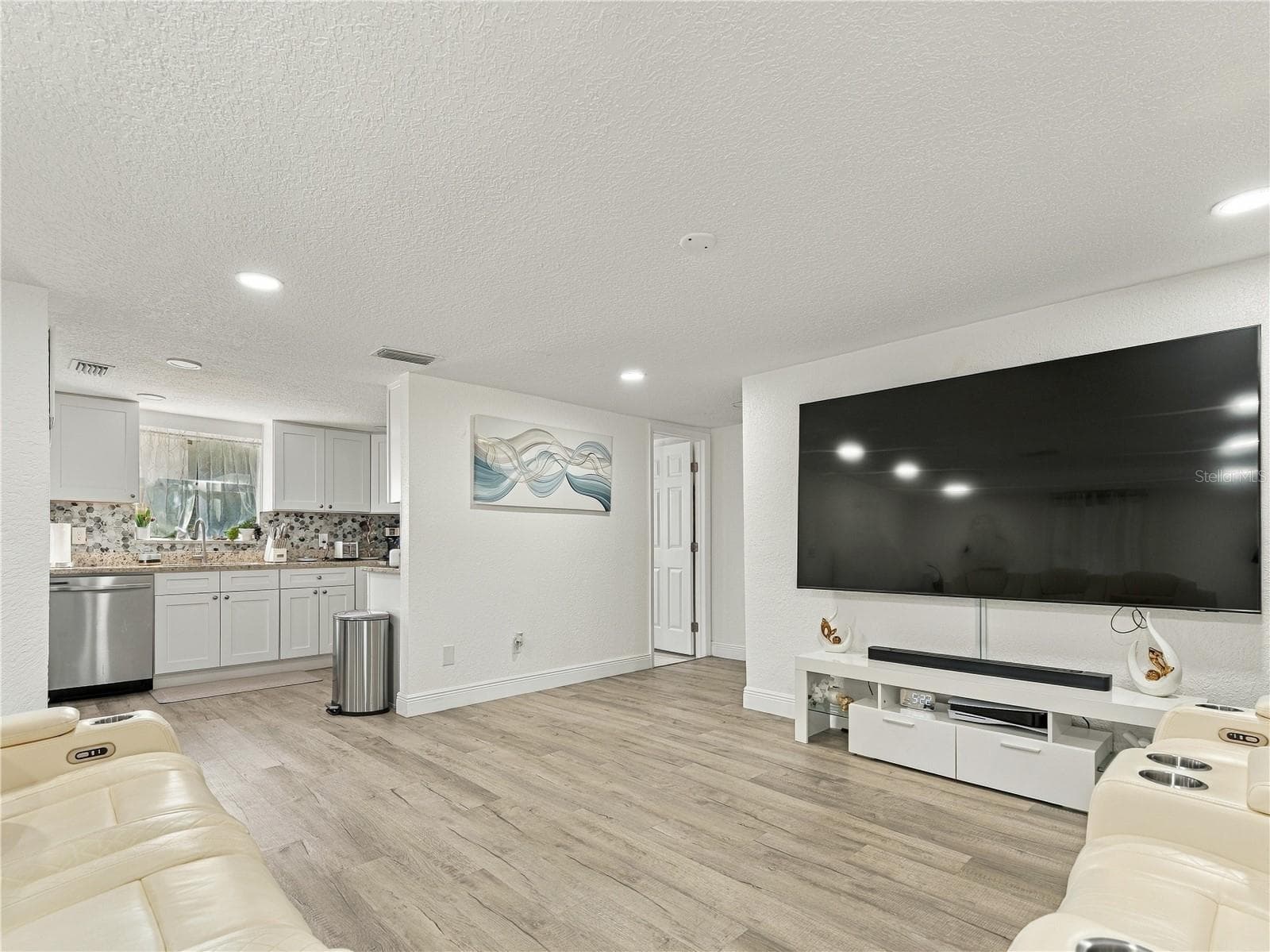 Single Family Residence at 9014 W NORFOLK ST, TAMPA, photo 10 of 25