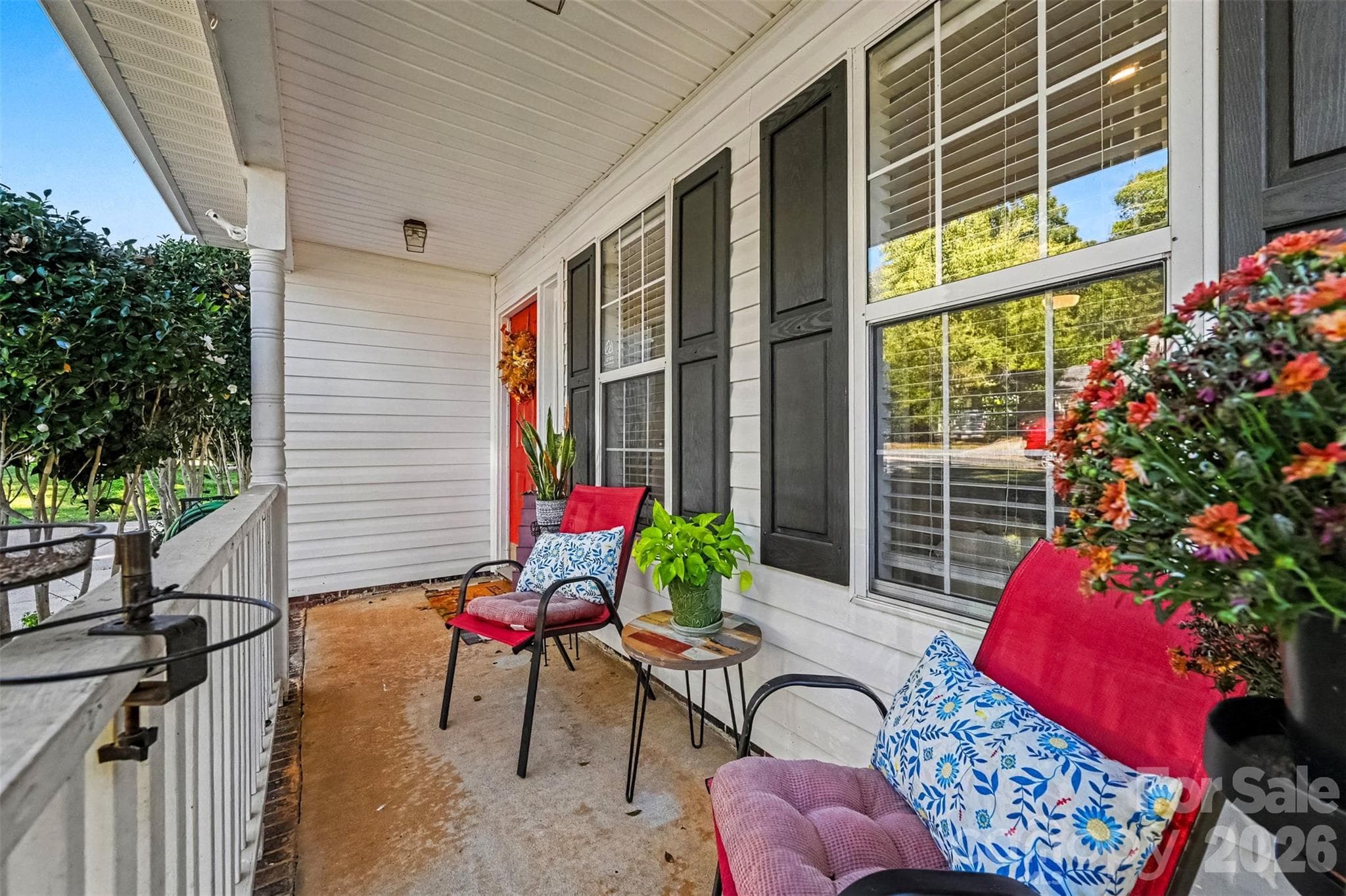Single Family Residence at 129 Shade Tree Circle, Fort Mill, photo 5 of 36