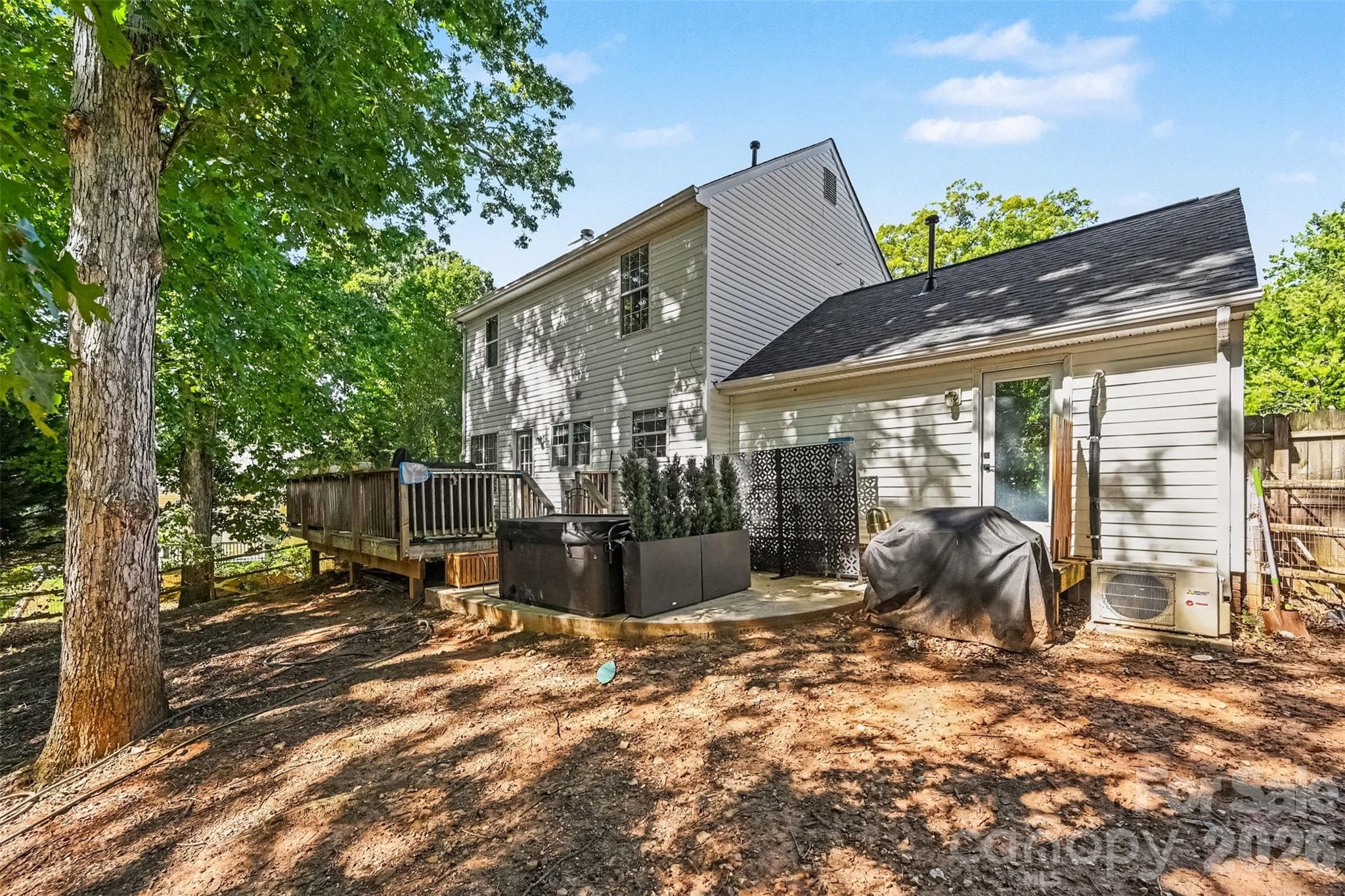 Single Family Residence at 129 Shade Tree Circle, Fort Mill, photo 28 of 36