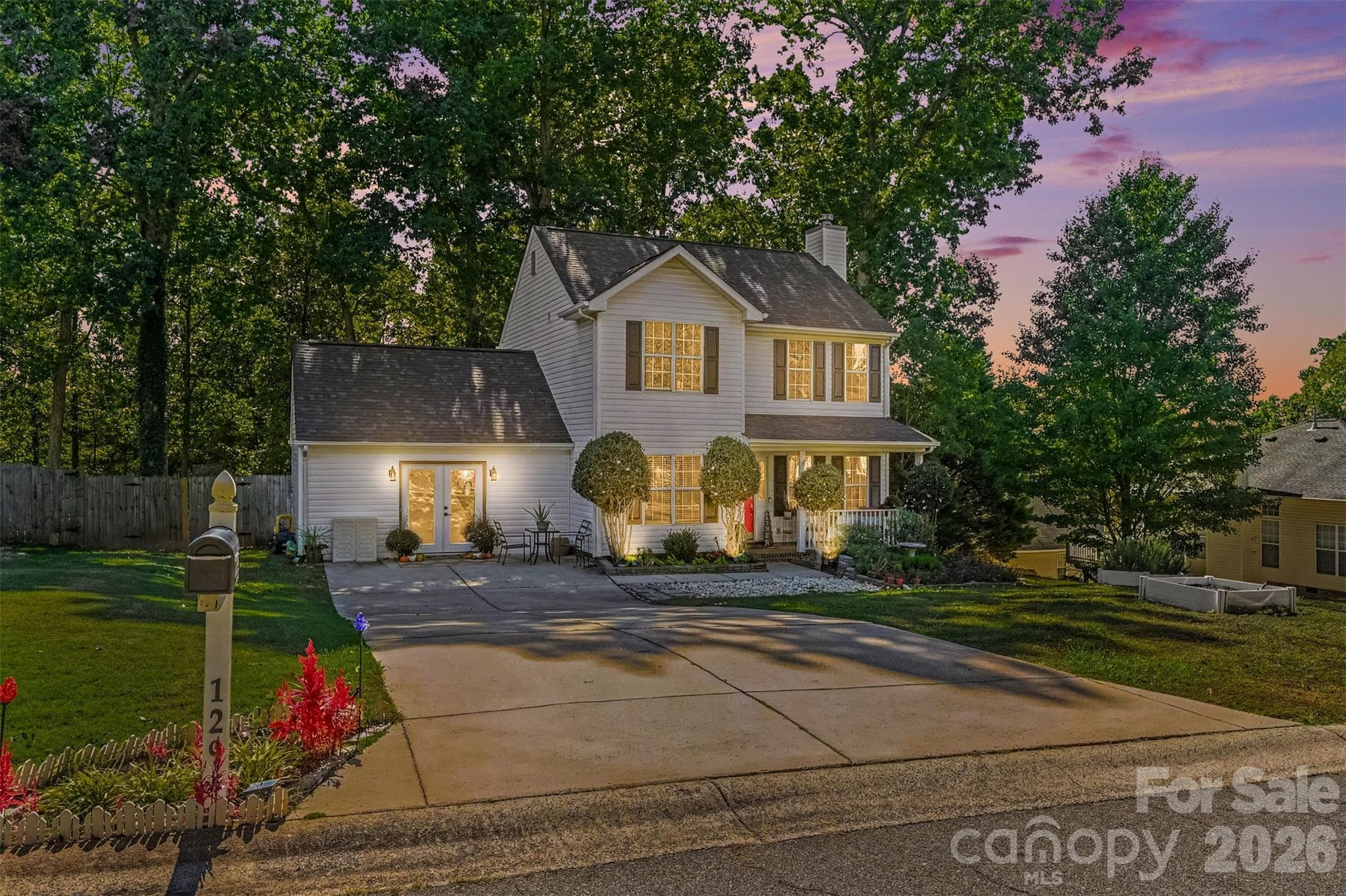 Single Family Residence at 129 Shade Tree Circle, Fort Mill, photo 35 of 36