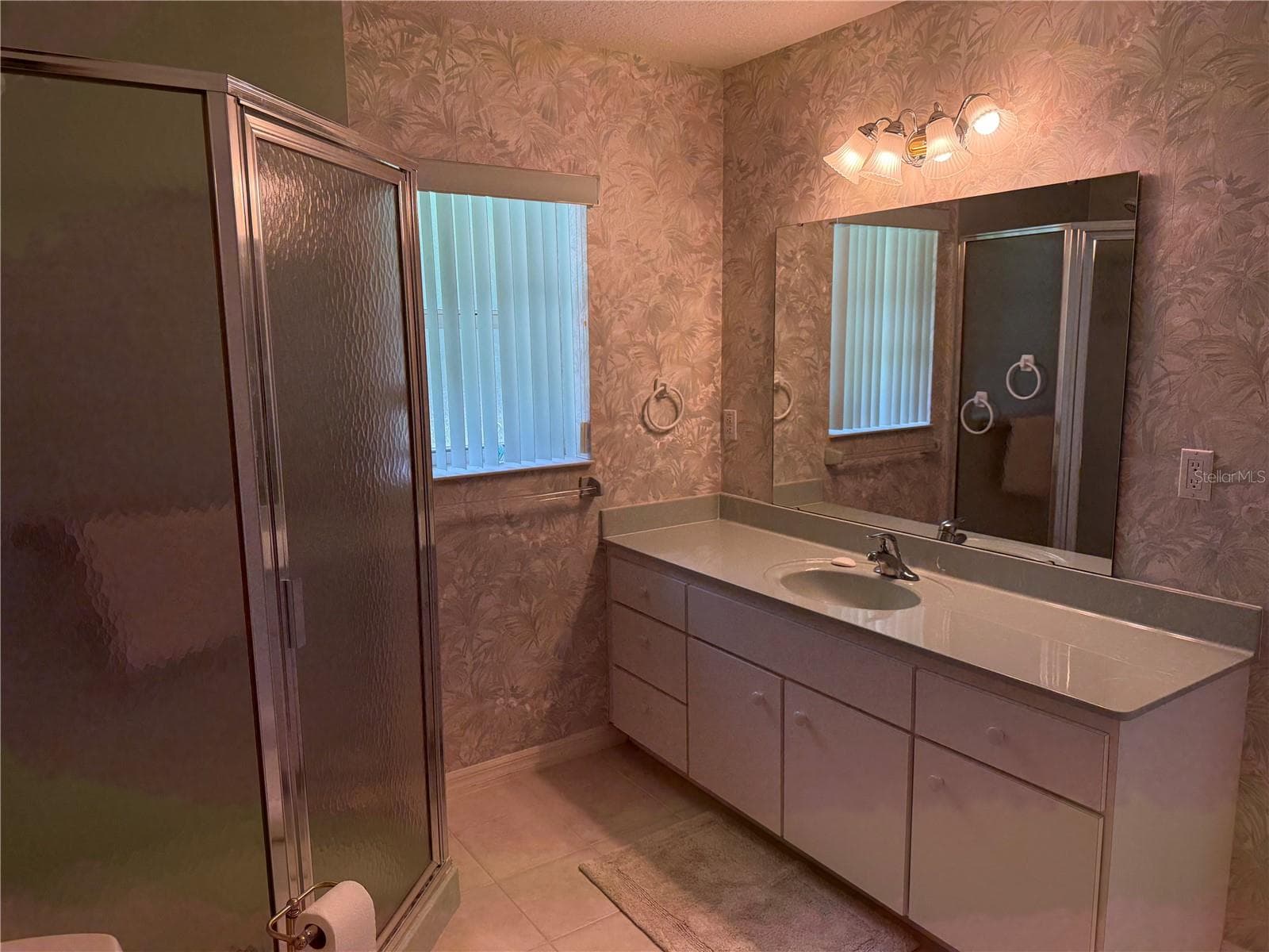 Master bath - 43 BULOW WOODS CIRCLE CIR, FLAGLER BEACH
