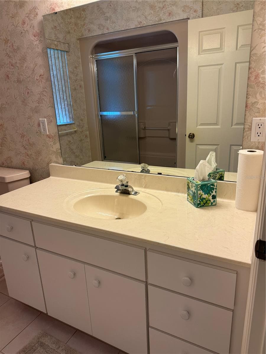 Guest bath - 43 BULOW WOODS CIRCLE CIR, FLAGLER BEACH