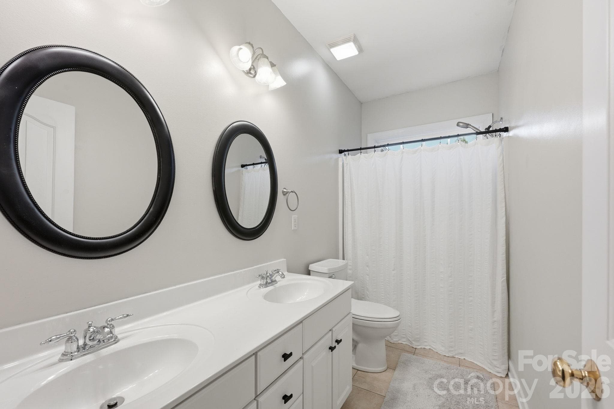 Full Bath - 5704 Snapdragon Lane, Huntersville
