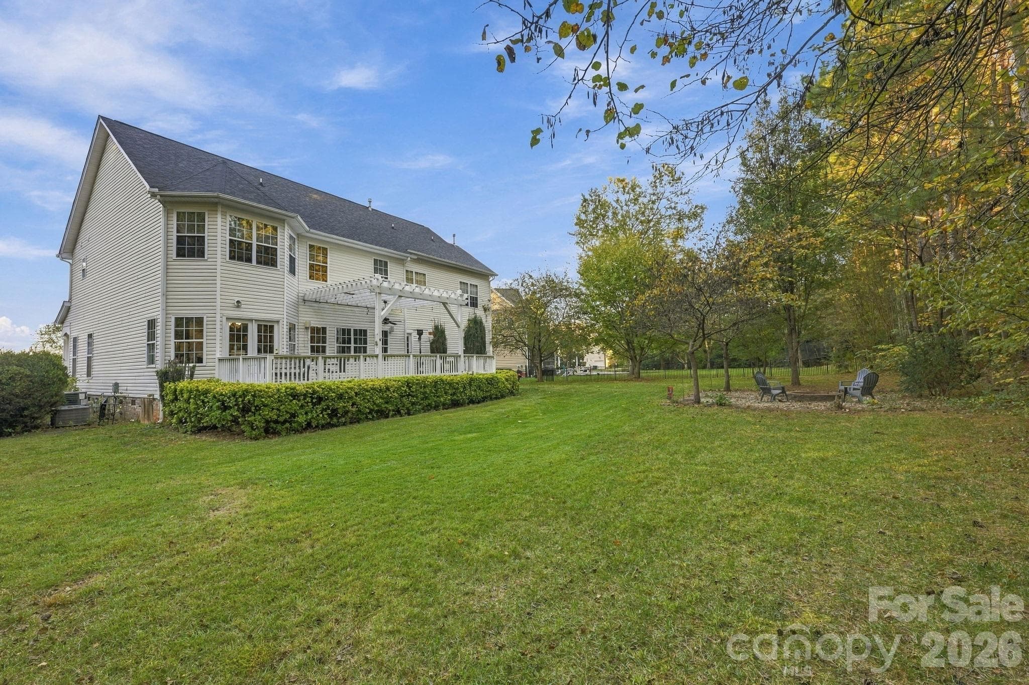 Large private backyard - 5704 Snapdragon Lane, Huntersville