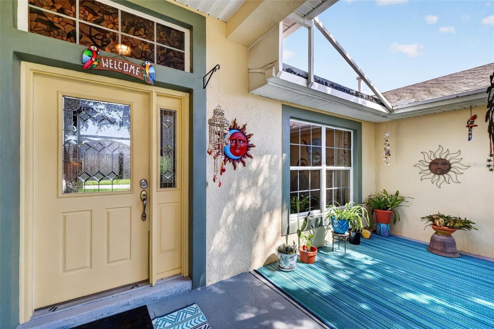 Charming Front Entry with Extended Birdcage - 6121 HUNTERS RIDGE AVE, LEESBURG