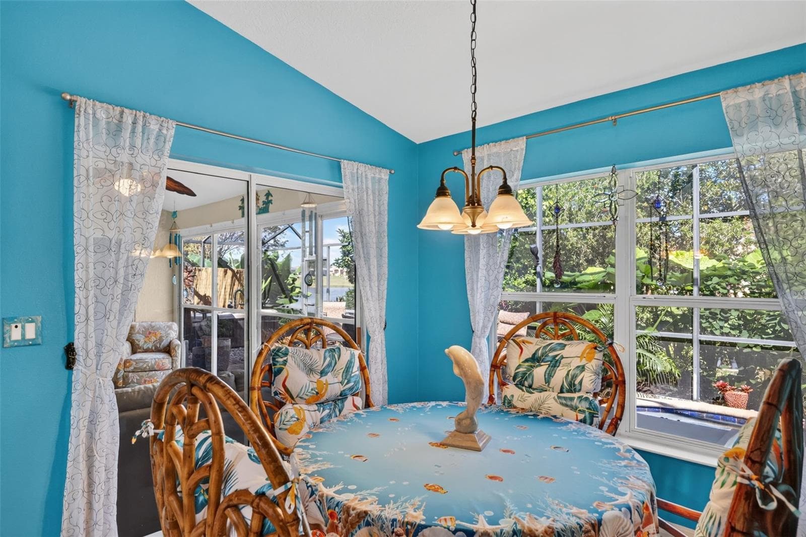 Gorgeous Pool and Tropical Landscaping Views from the Dinette! - 6121 HUNTERS RIDGE AVE, LEESBURG