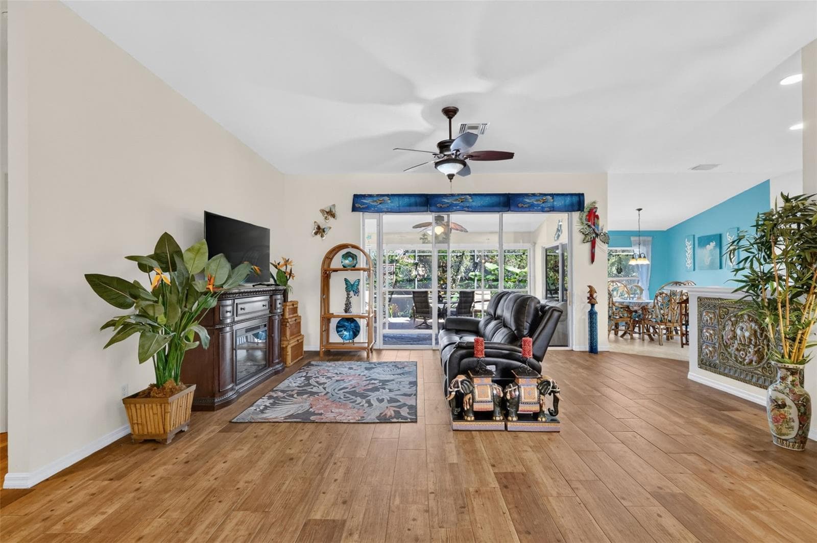 Living Room - 6121 HUNTERS RIDGE AVE, LEESBURG