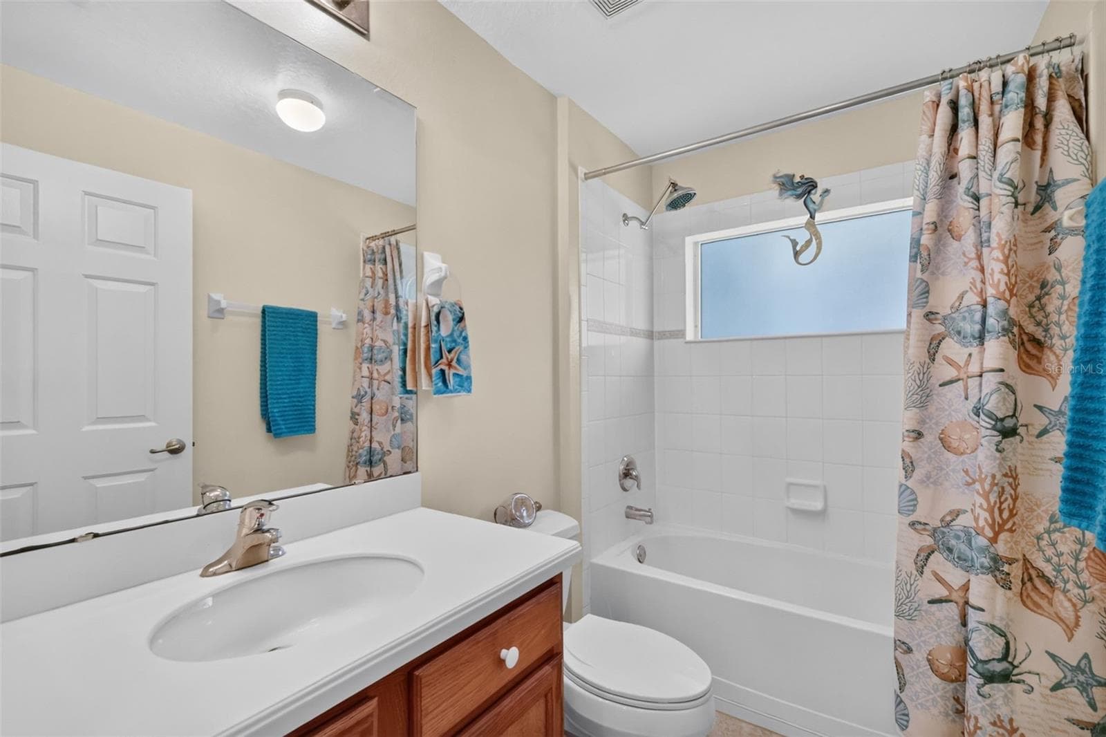 Second Bathroom - 6121 HUNTERS RIDGE AVE, LEESBURG