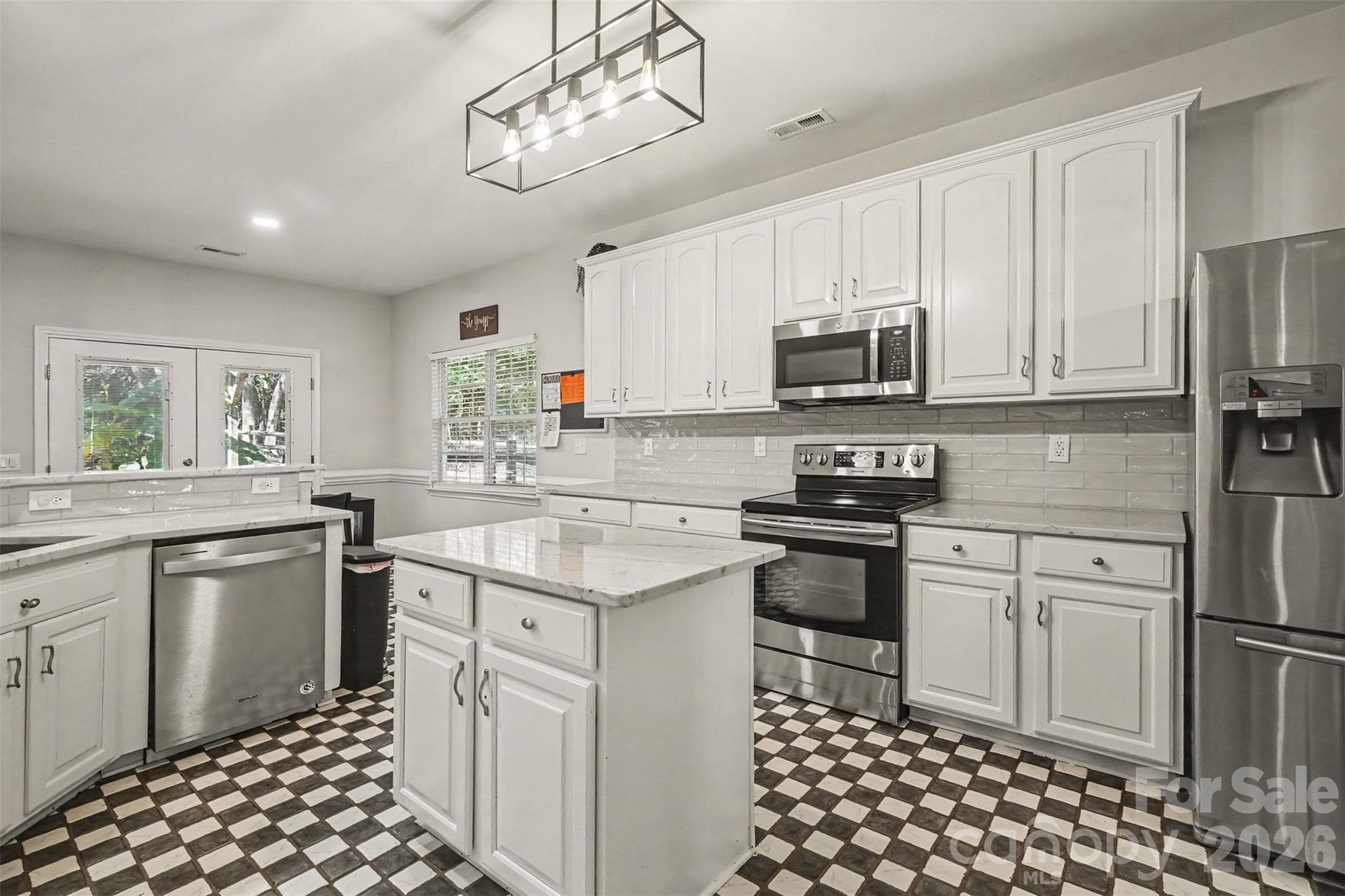 Single Family Residence at 8610 Ellington Park Drive, Charlotte, photo 11 of 29