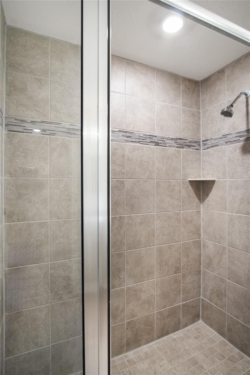 Primary Bathroom - 1075 TROPEA LN, AUBURNDALE