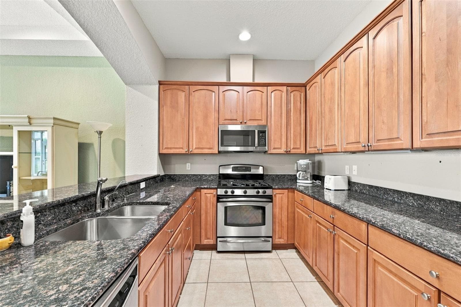Kitchen - 2418 KENSINGTON GREENS DR #9, SUN CITY CENTER