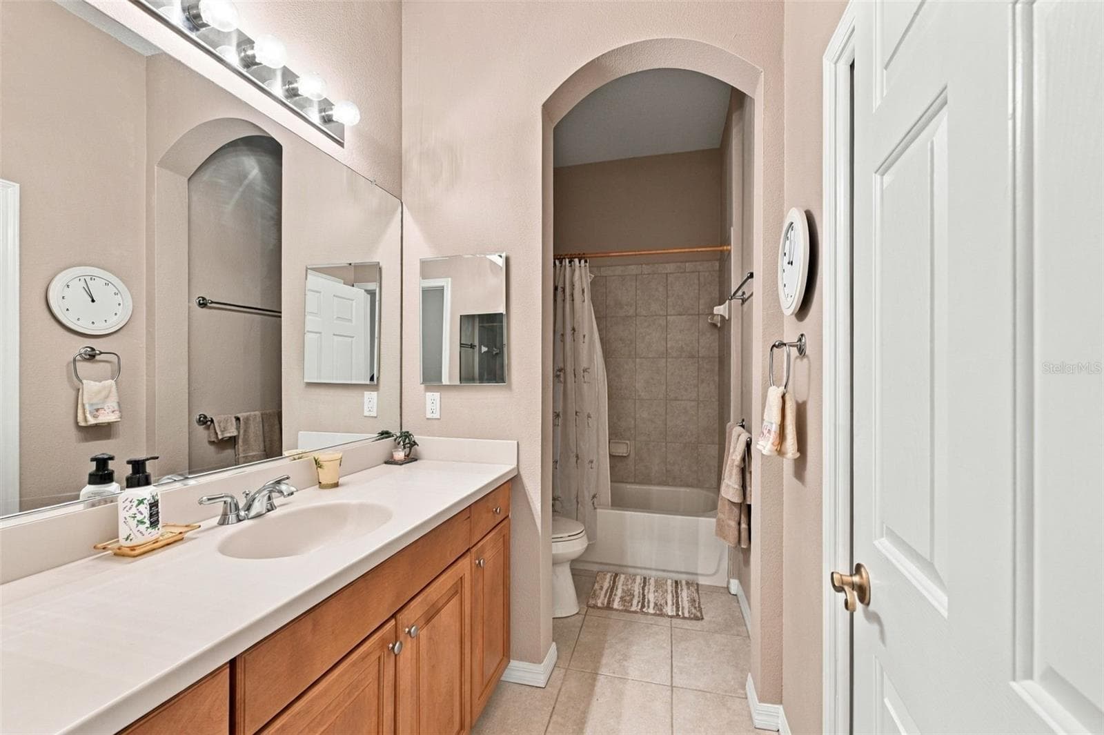 Guest Bathroom - 2418 KENSINGTON GREENS DR #9, SUN CITY CENTER